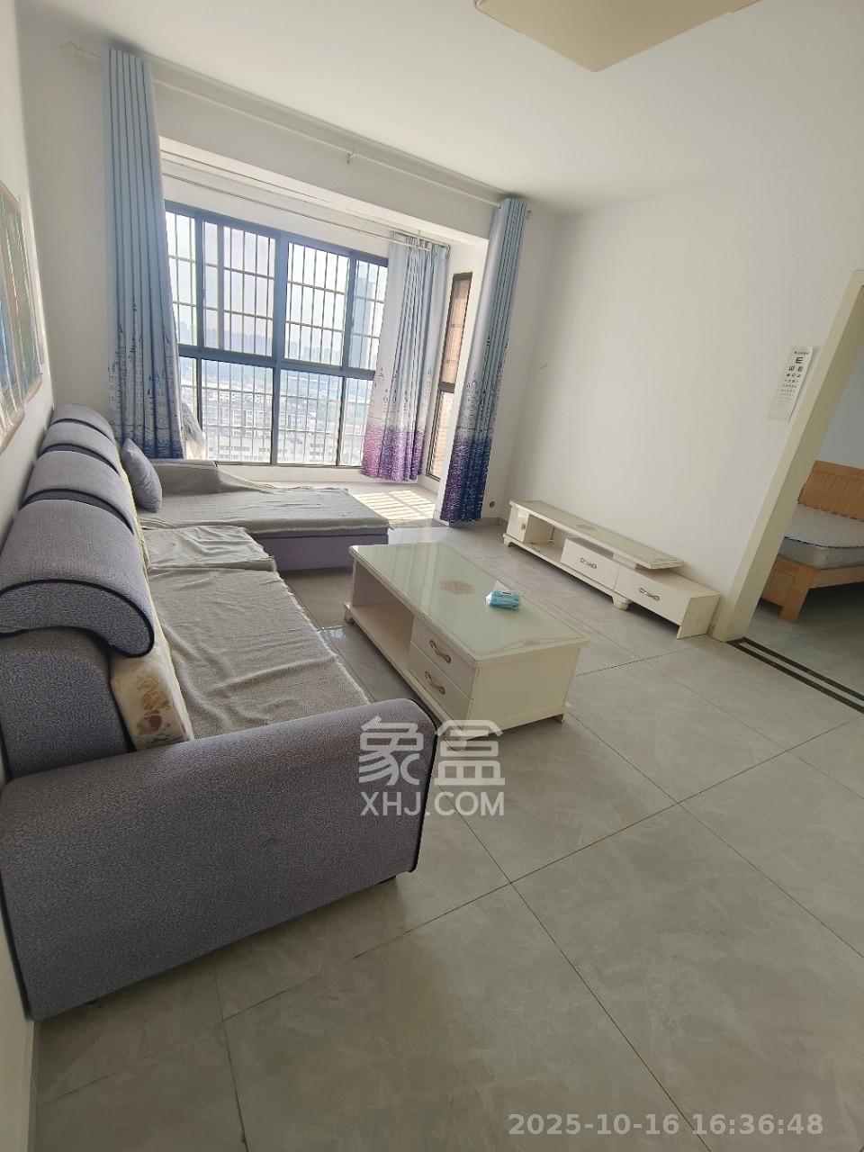 湘楚华庭  3室2厅1卫    2200.0元/月