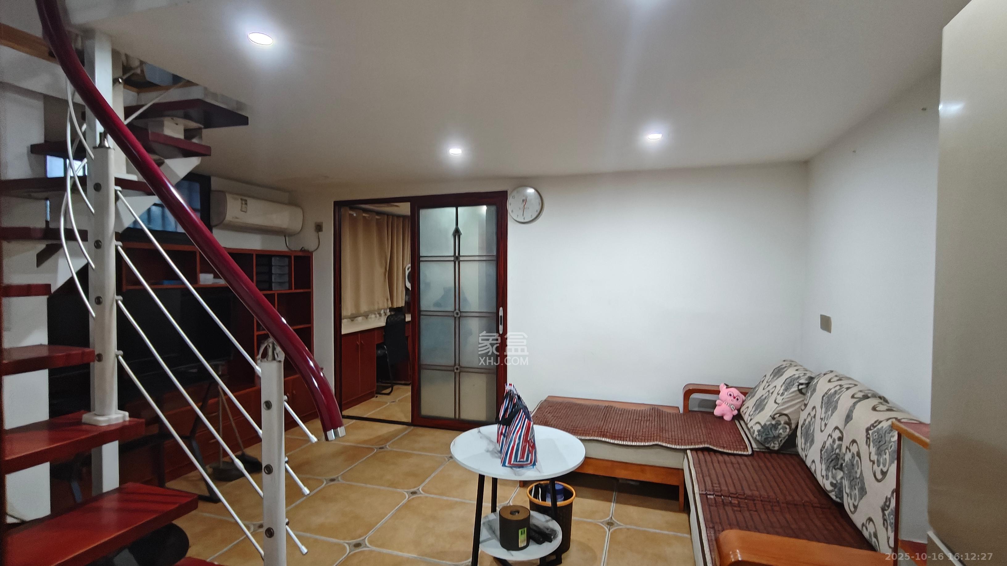 米兰春天  2室2厅1卫    1400.0元/月 米兰春天  2室2厅1卫    1400.0元/月