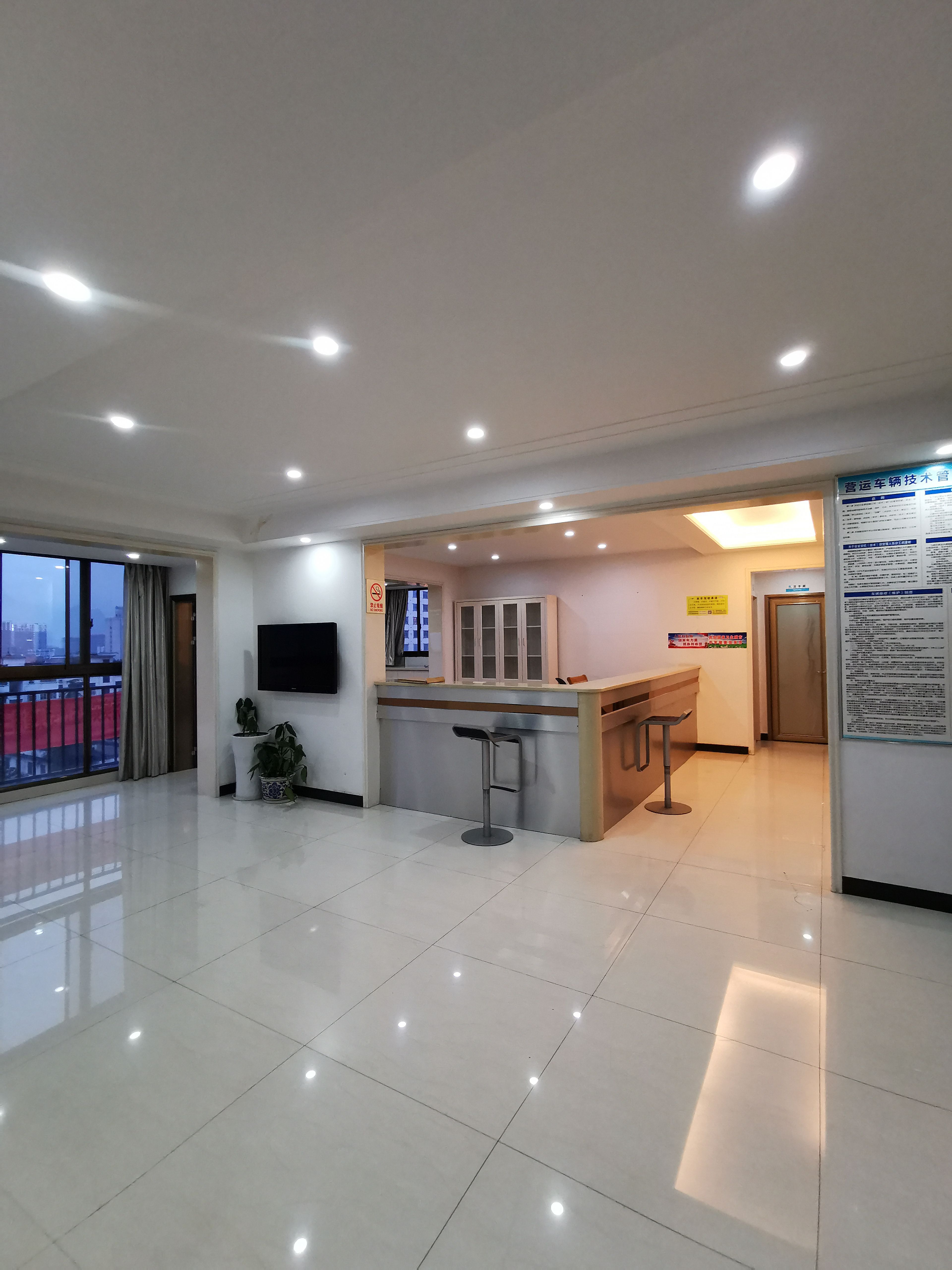 鸿泰冶金雅苑 2室2厅1卫 2100.0元/月 鸿泰冶金雅苑 2室2厅1卫 2100.0元/月室内图