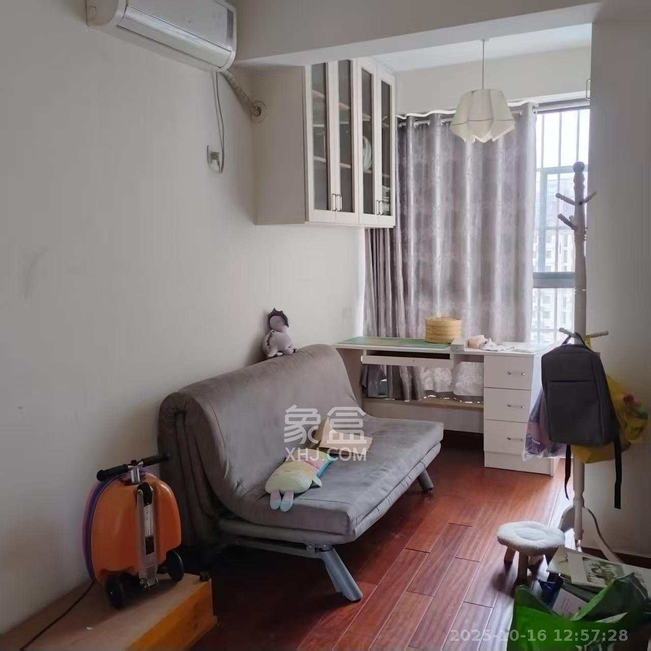 新盛珑璟台 3室2厅2卫 2600.0元/月 新盛珑璟台 3室2厅2卫 2600.0元/月室内图