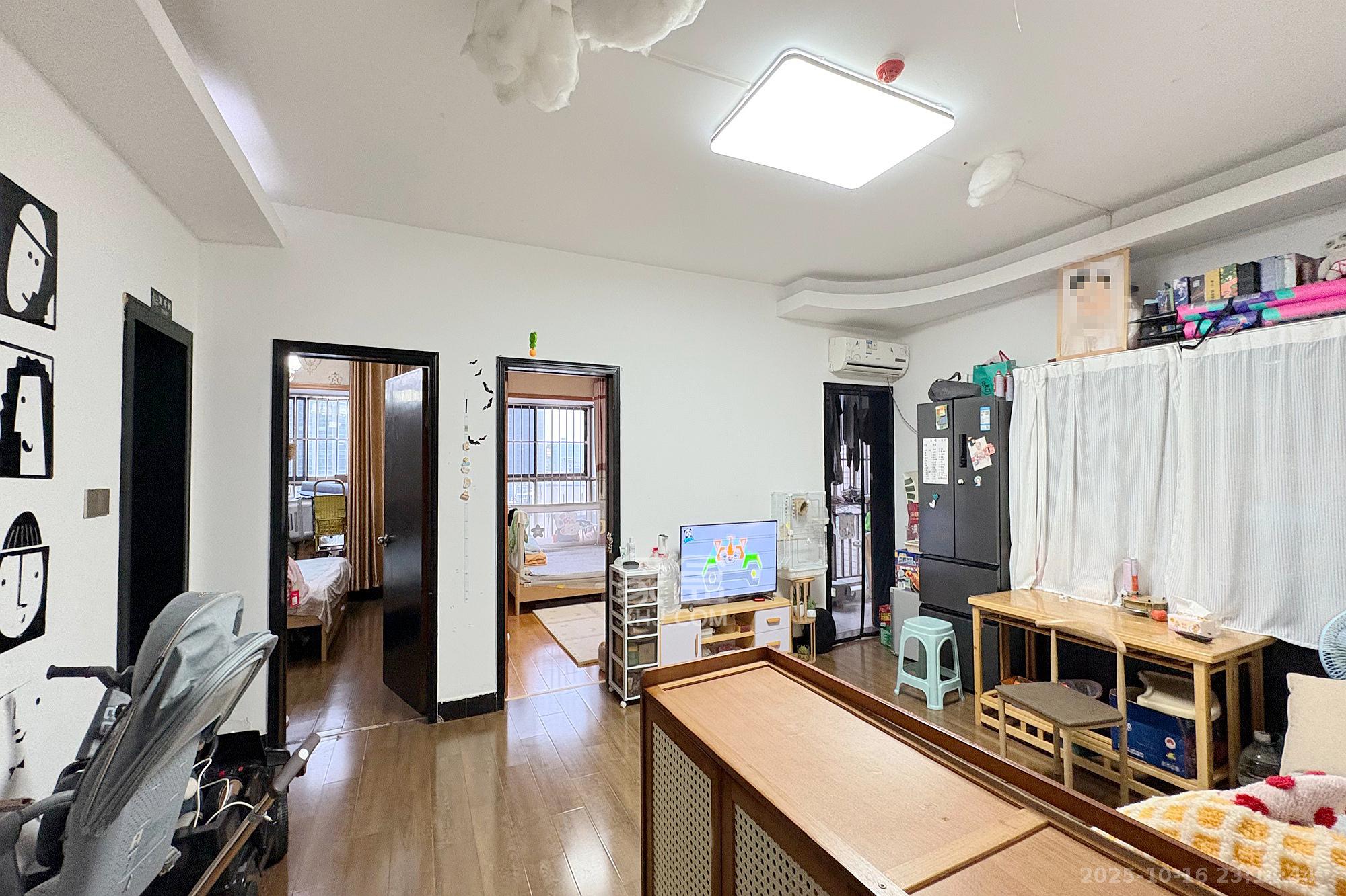 芙蓉同发 2室1厅1卫 72.0万 芙蓉同发 2室1厅1卫 72.0万客厅