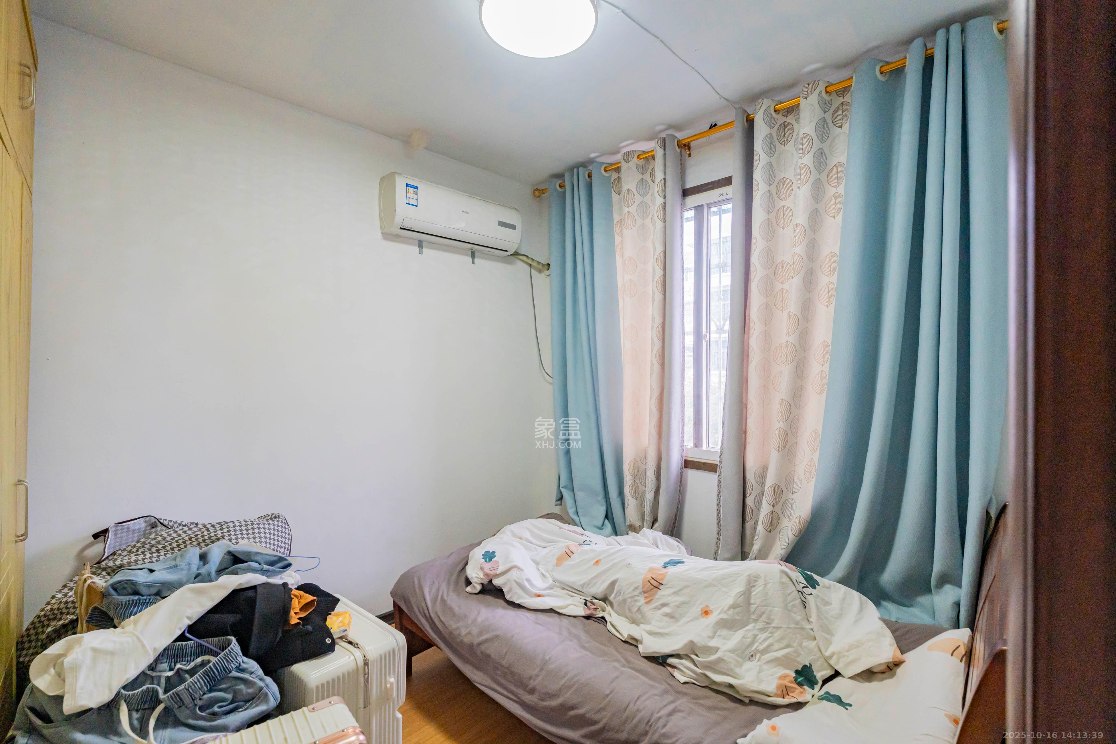 德雅路中国银行宿舍  2室2厅1卫    38.0万 德雅路中国银行宿舍  2室2厅1卫    38.0万卧室