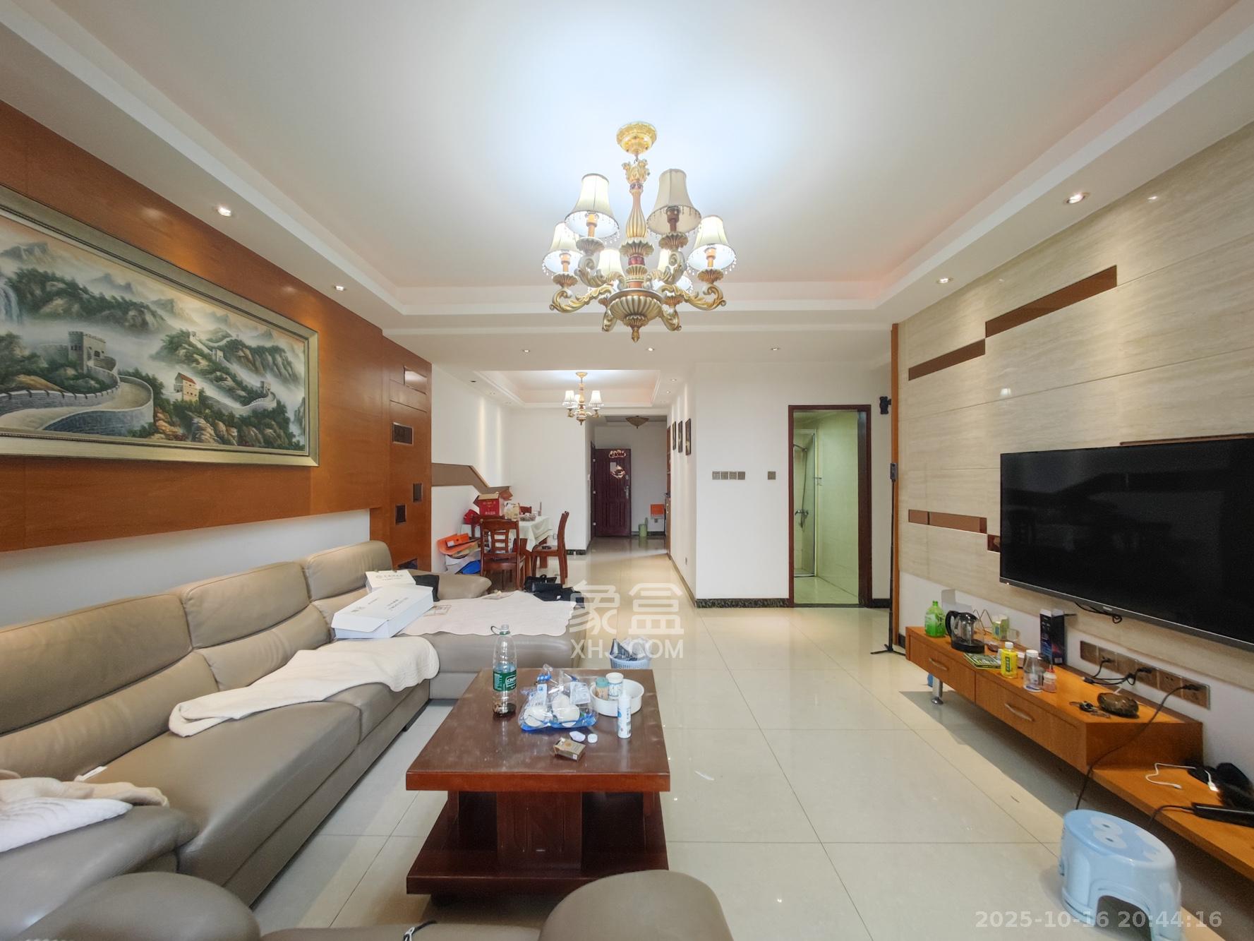 水岸天际(一期、二期)  4室2厅2卫    126.0万 水岸天际(一期、二期)  4室2厅2卫    126.0万