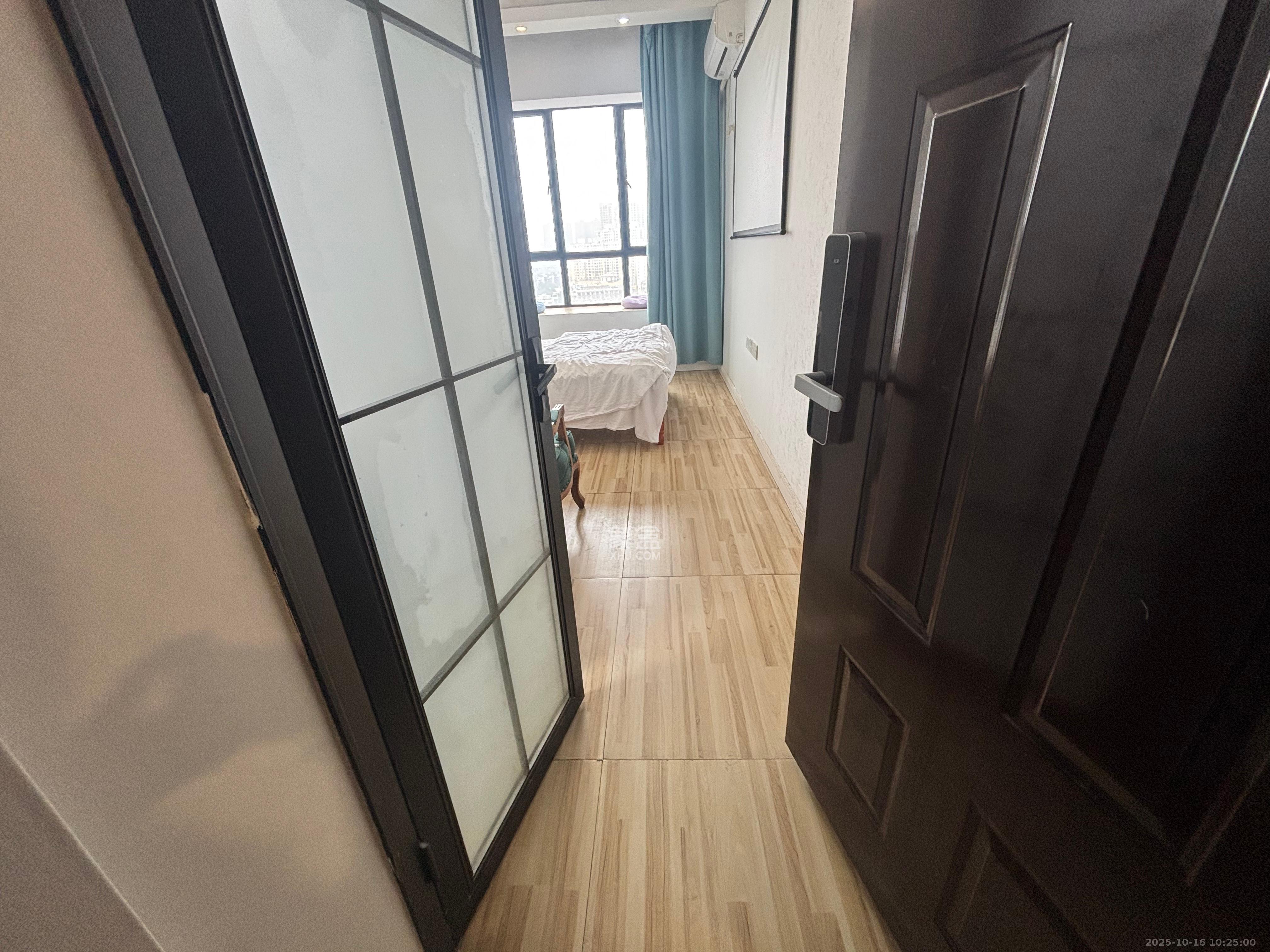 洋湖时代  1室0厅0卫    1000.0元/月室内图