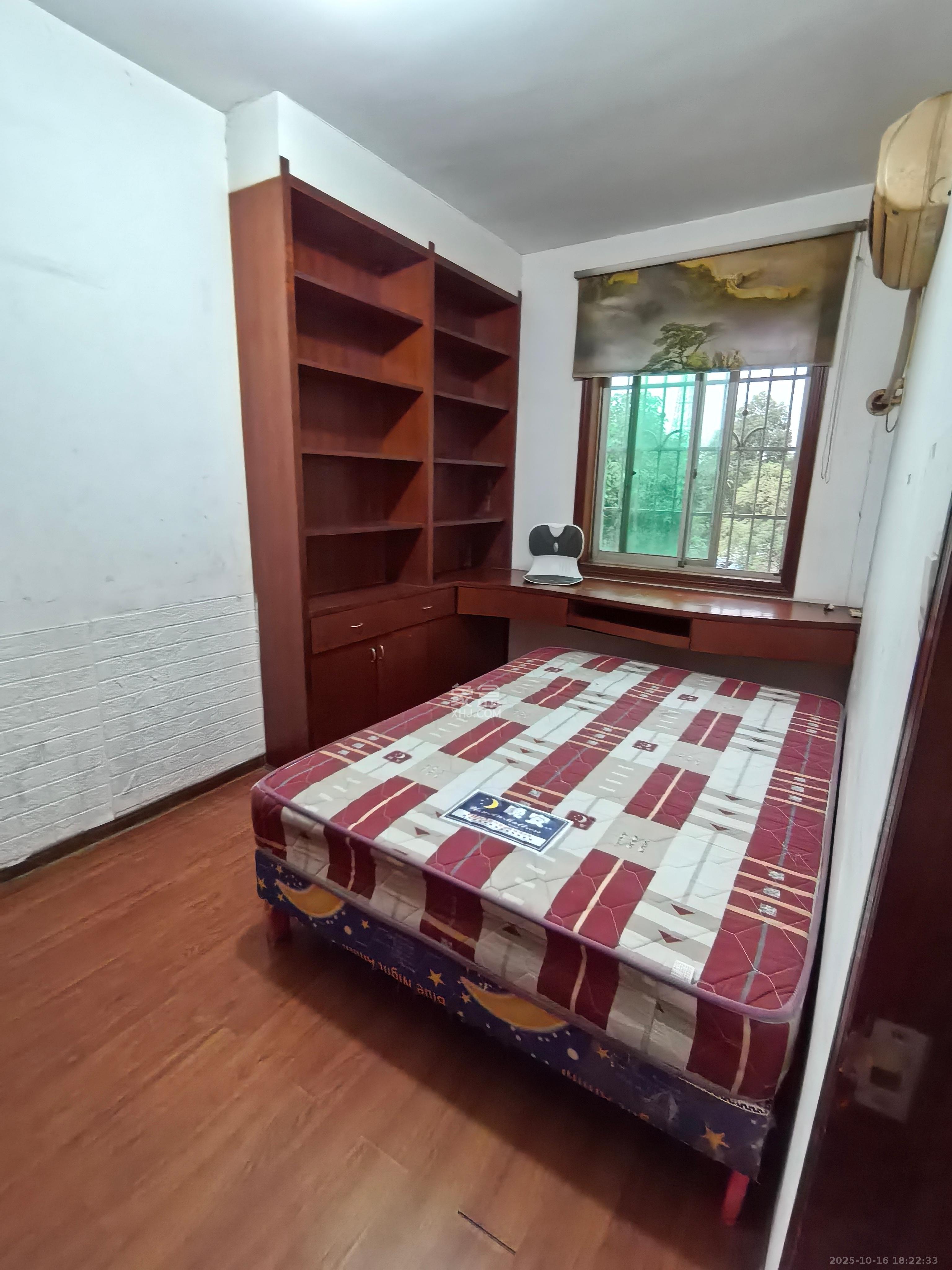 中南汽车世界  3室2厅1卫    1300.0元/月室内图