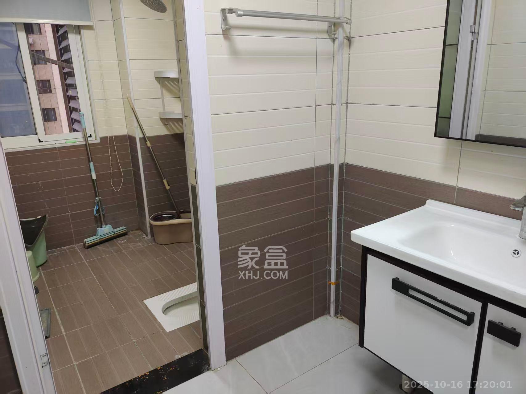 中城苑 3室2厅2卫 2500.0元/月 中城苑 3室2厅2卫 2500.0元/月室内图