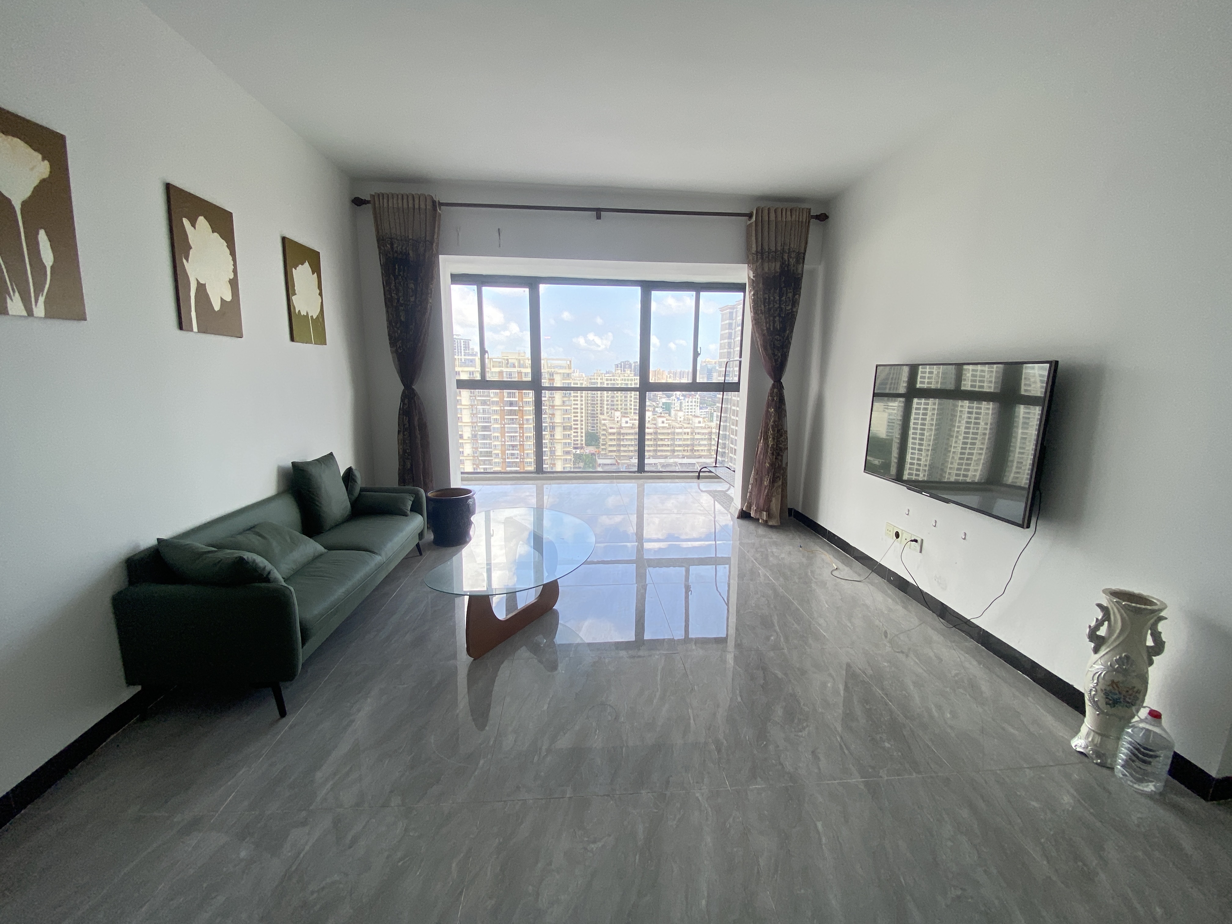 德盛华庭 3室1厅1卫 2500.0元/月 德盛华庭 3室1厅1卫 2500.0元/月室内图