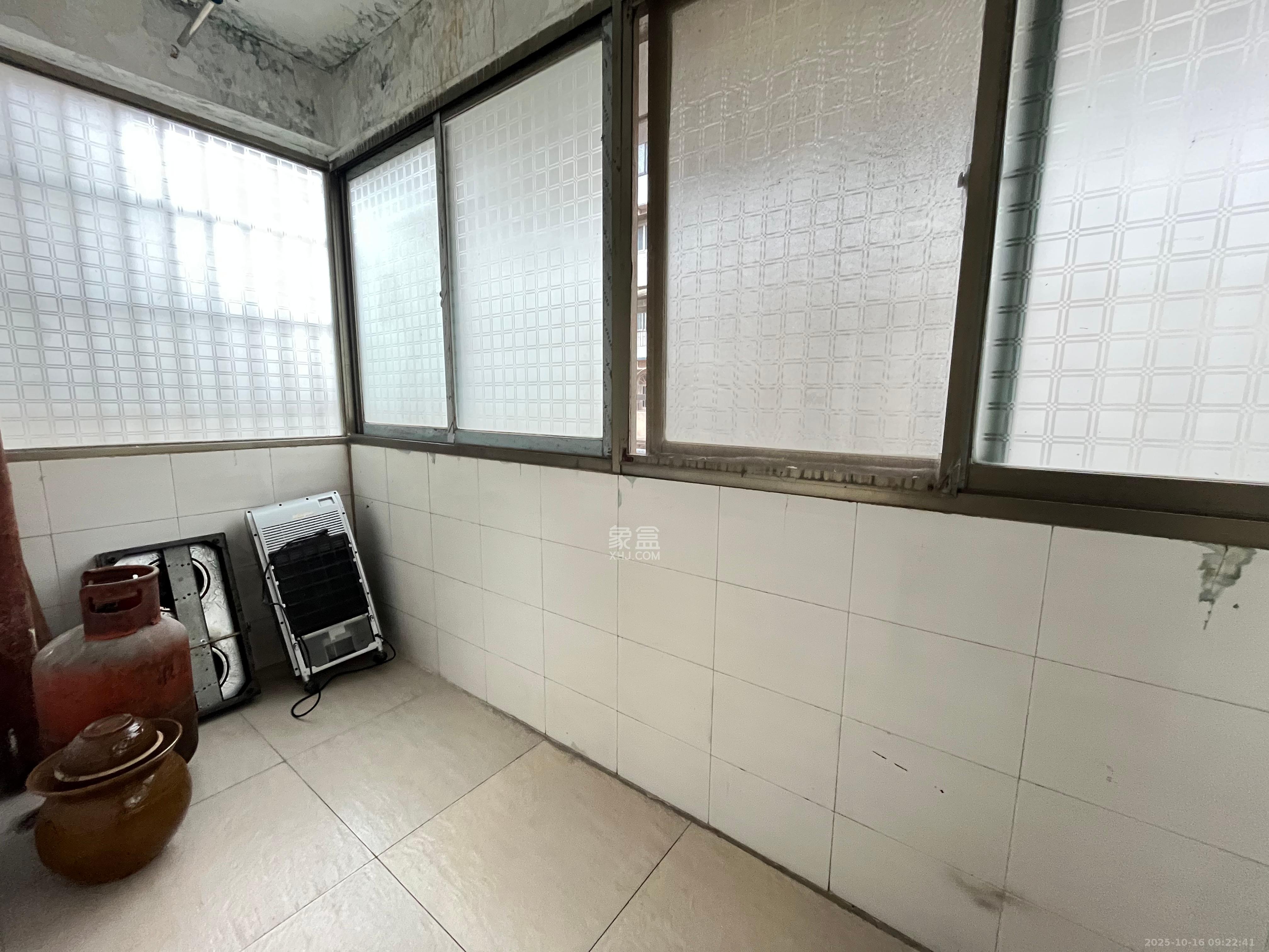 府后路小区  2室2厅1卫    1500.0元/月 府后路小区  2室2厅1卫    1500.0元/月室内图