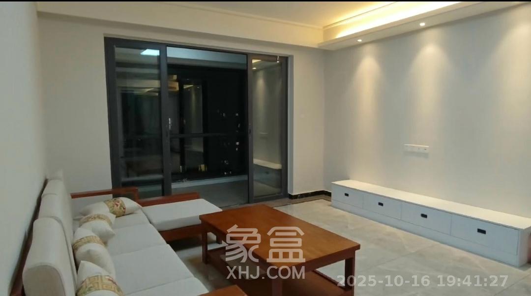 保利恒伟时光印象 4室2厅2卫 3200.0元/月 保利恒伟时光印象 4室2厅2卫 3200.0元/月室内图