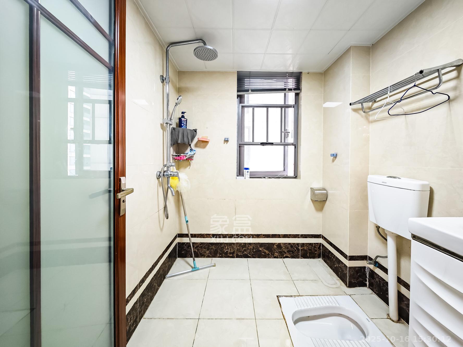 湘江壹号一二三期(创远湘江壹号) 1室0厅0卫 288.0万 湘江壹号一二三期(创远湘江壹号) 1室0厅0卫 288.0万卫生间