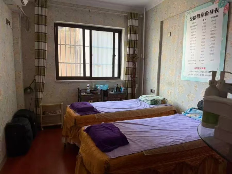 沁园岭秀（别名：海角花园）  4室2厅1卫    105.4万室内图