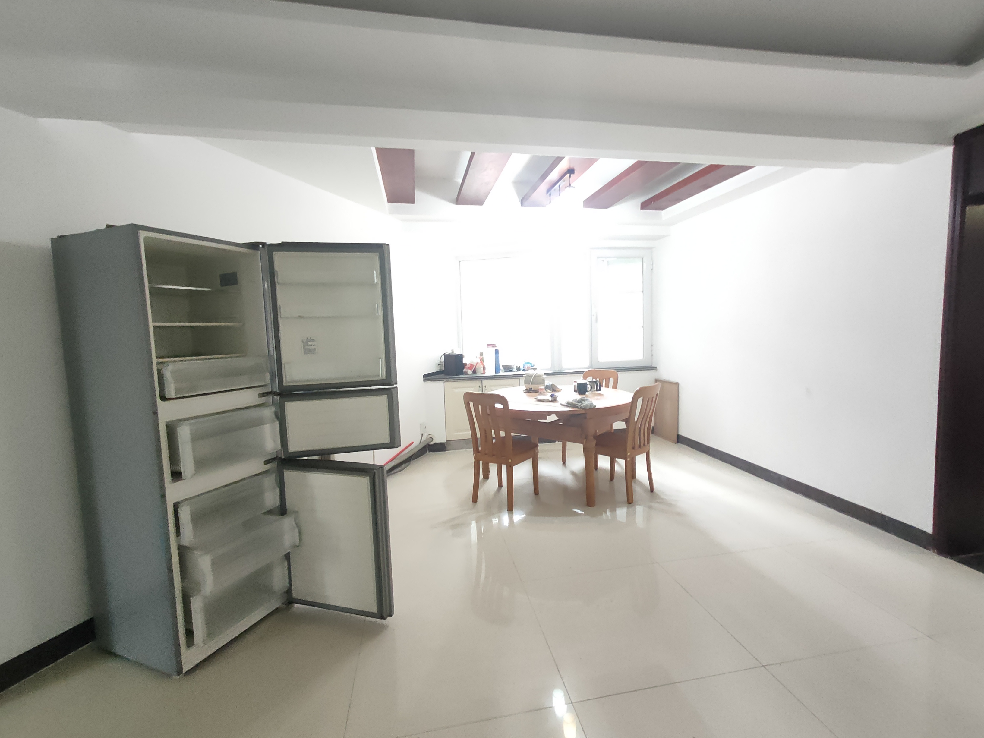 汇宇花园 4室2厅2卫 3000.0元/月 汇宇花园 4室2厅2卫 3000.0元/月室内图