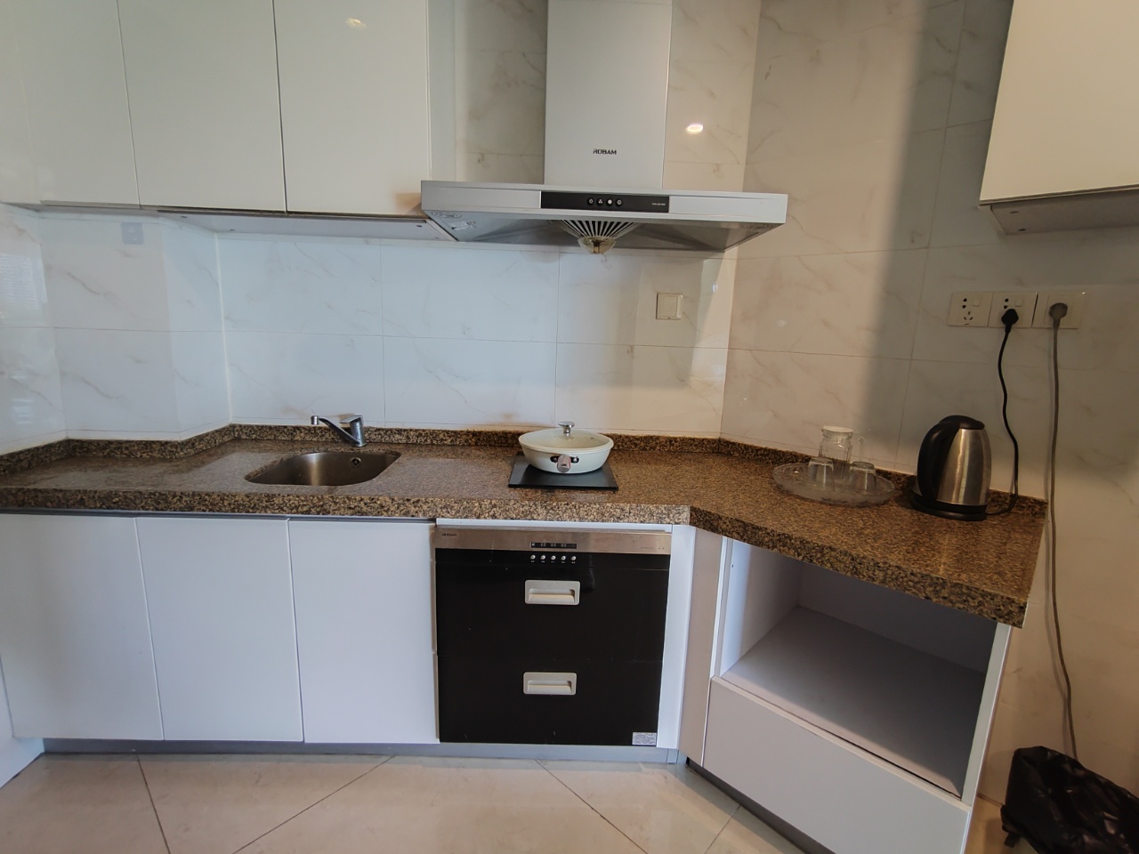 恒大海口湾二期 1室0厅1卫 2300.0元/月 恒大海口湾二期 1室0厅1卫 2300.0元/月室内图