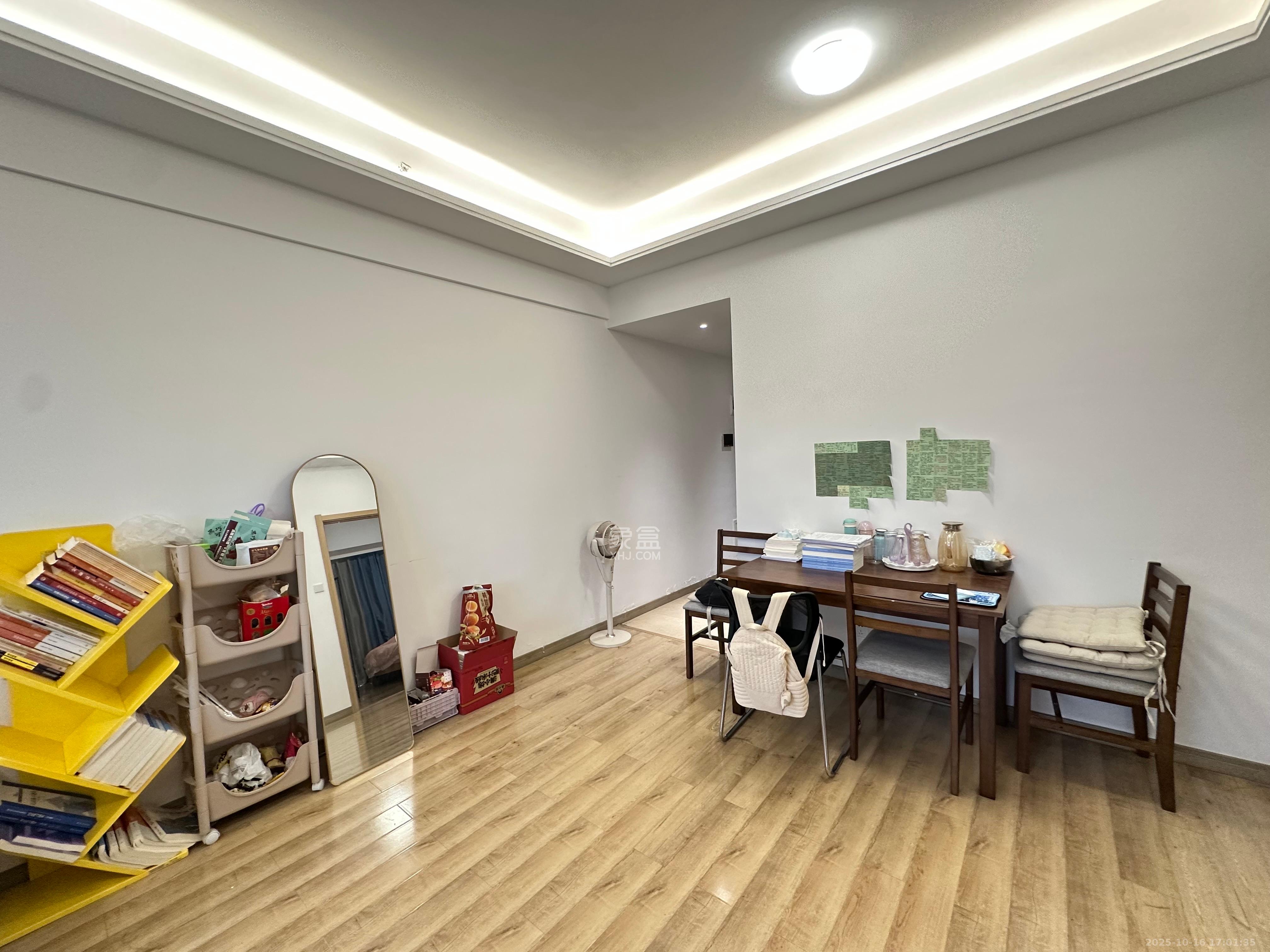 万润时光里  2室1厅1卫    3000.0元/月室内图