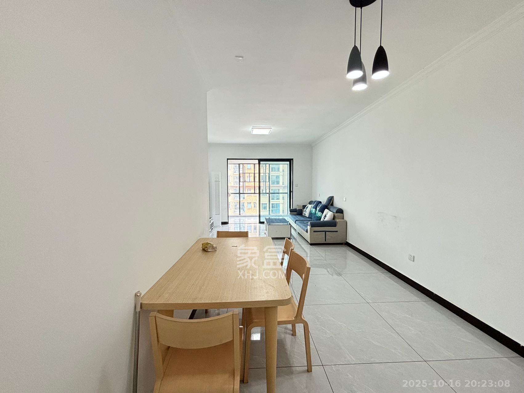 中南红领邦(红星嘉和苑) 3室2厅1卫 2400.0元/月 中南红领邦(红星嘉和苑) 3室2厅1卫 2400.0元/月室内图