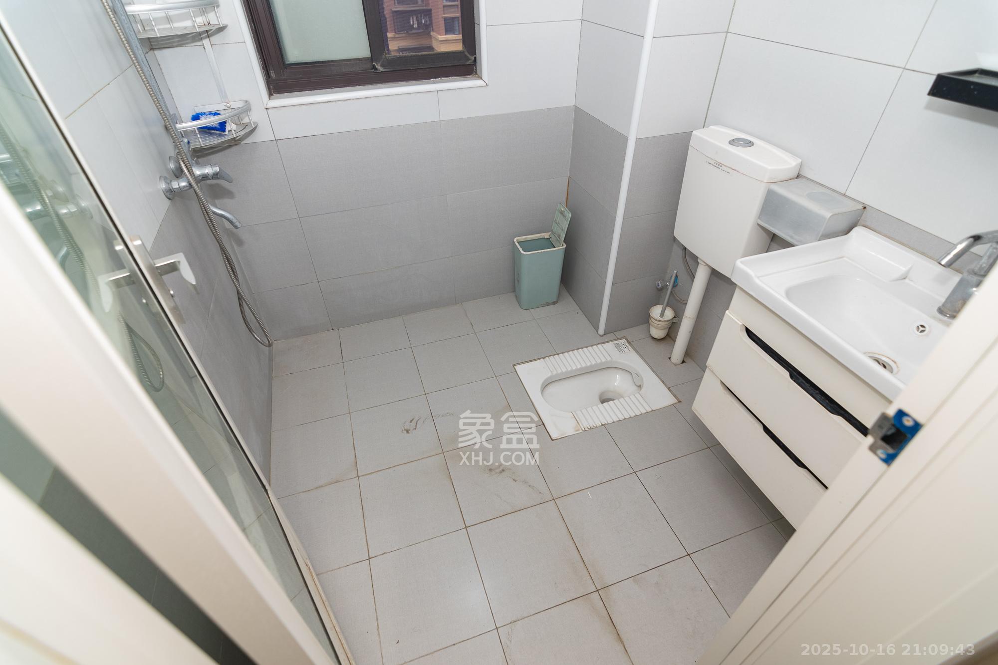 新城国际花都 3室2厅2卫 72.8万 新城国际花都 3室2厅2卫 72.8万卫生间