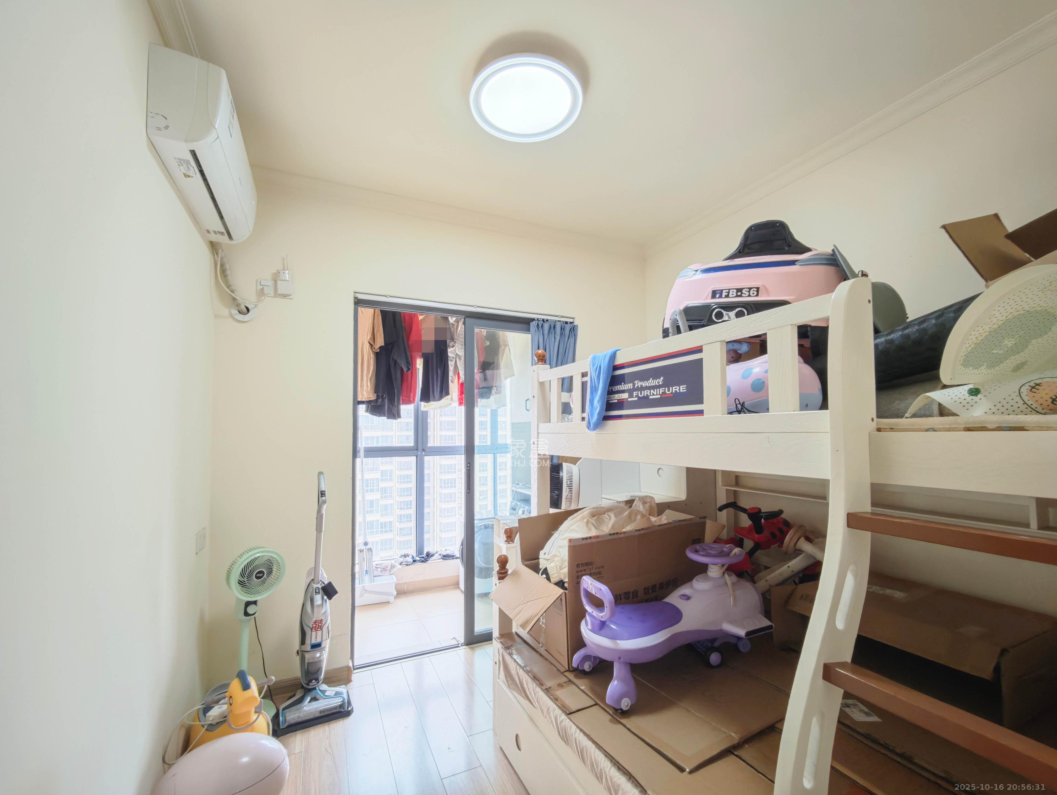 碧桂园南城首府（东宸林海）  1室0厅0卫    72.0万卧室