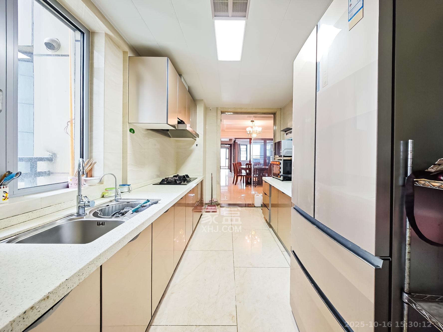 湘江壹号一二三期(创远湘江壹号) 1室0厅0卫 288.0万 湘江壹号一二三期(创远湘江壹号) 1室0厅0卫 288.0万厨房