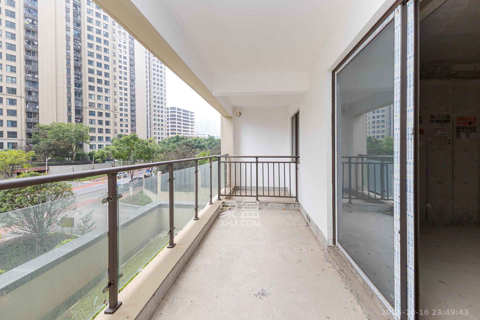 润和湘江天地D区  4室2厅2卫    137.0万阳台