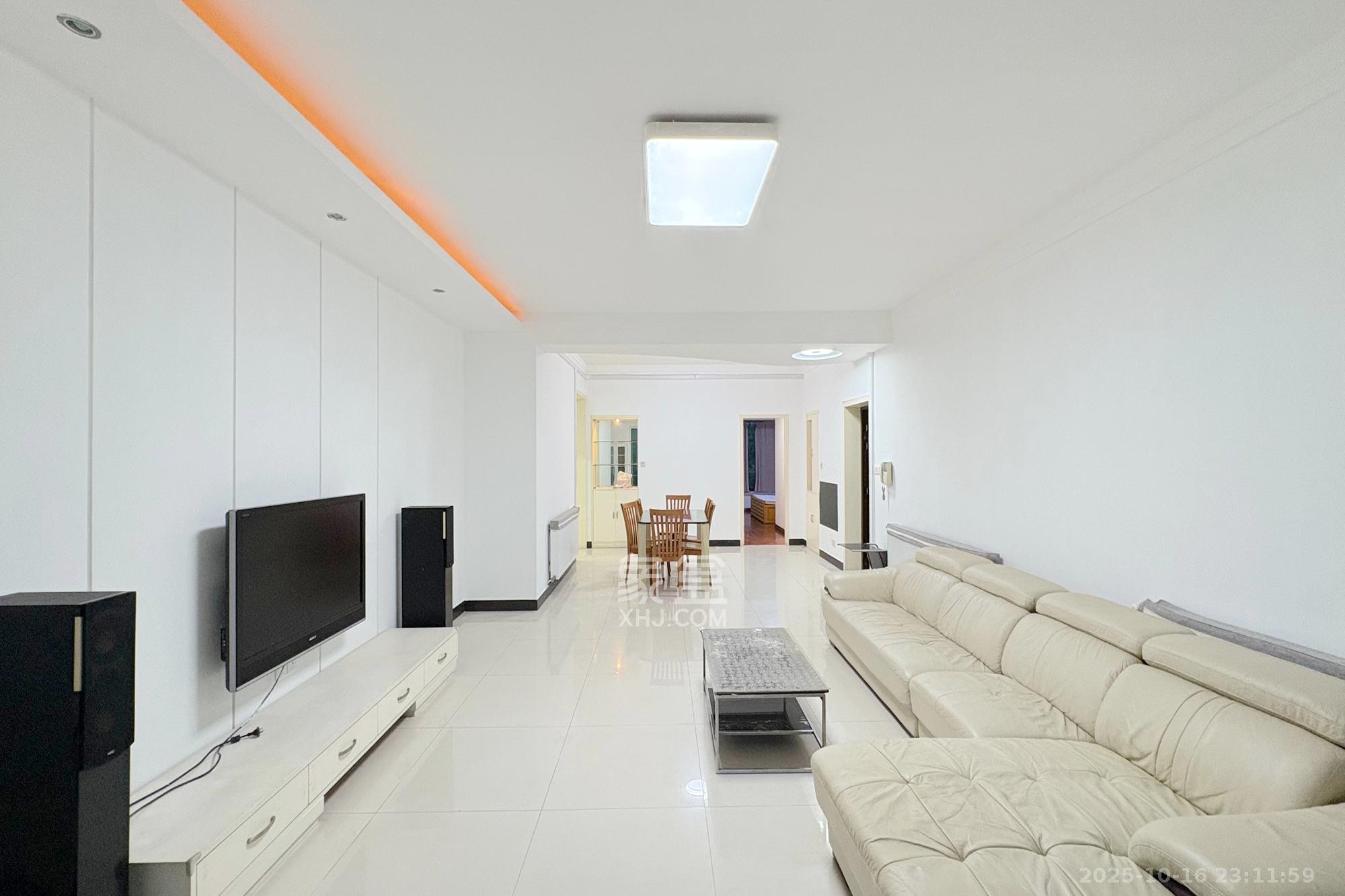 梦泽园  3室2厅2卫    188.0万客厅