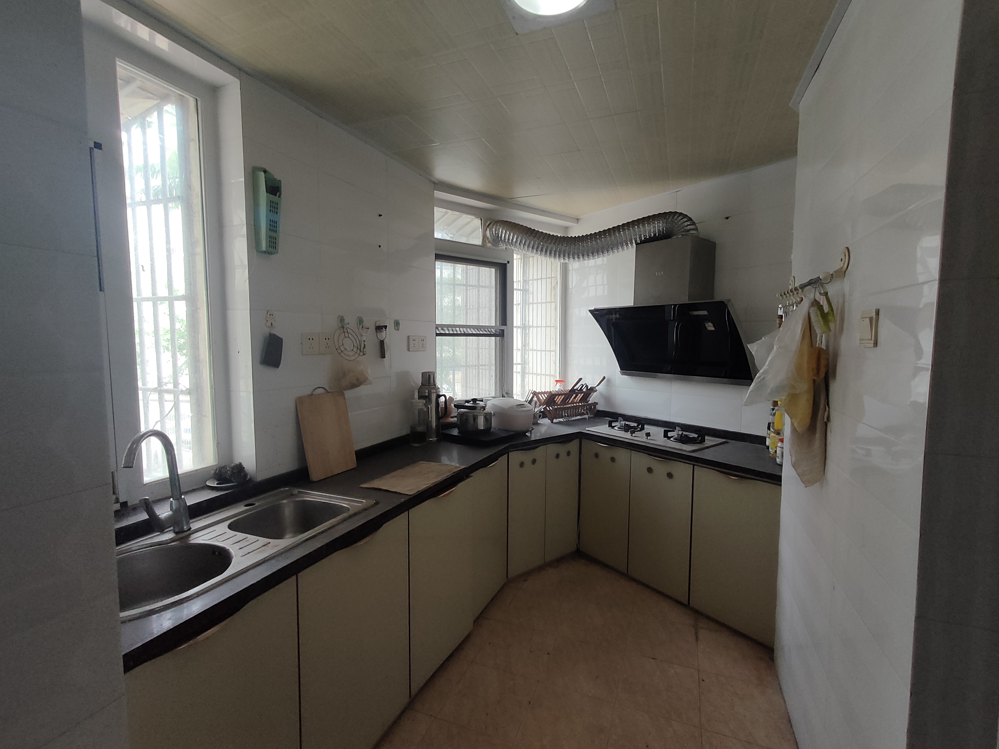 汇宇花园 4室2厅2卫 3000.0元/月 汇宇花园 4室2厅2卫 3000.0元/月室内图