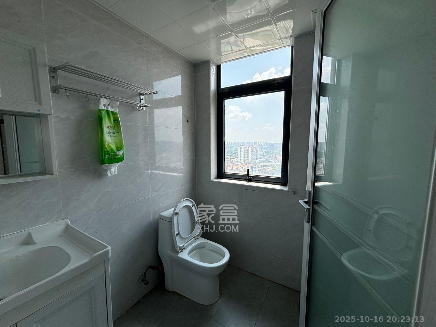 中南红领邦(红星嘉和苑) 3室2厅1卫 2400.0元/月 中南红领邦(红星嘉和苑) 3室2厅1卫 2400.0元/月室内图