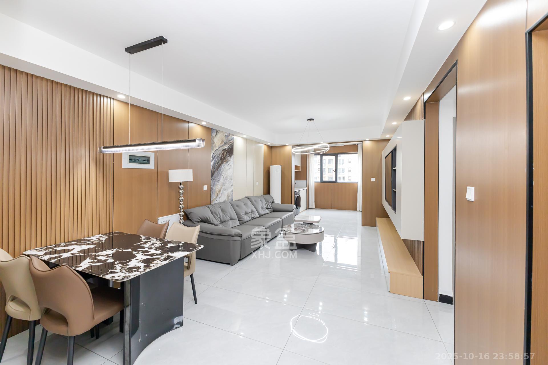 明发阅江悦府 3室2厅1卫 78.0万 明发阅江悦府 3室2厅1卫 78.0万客厅