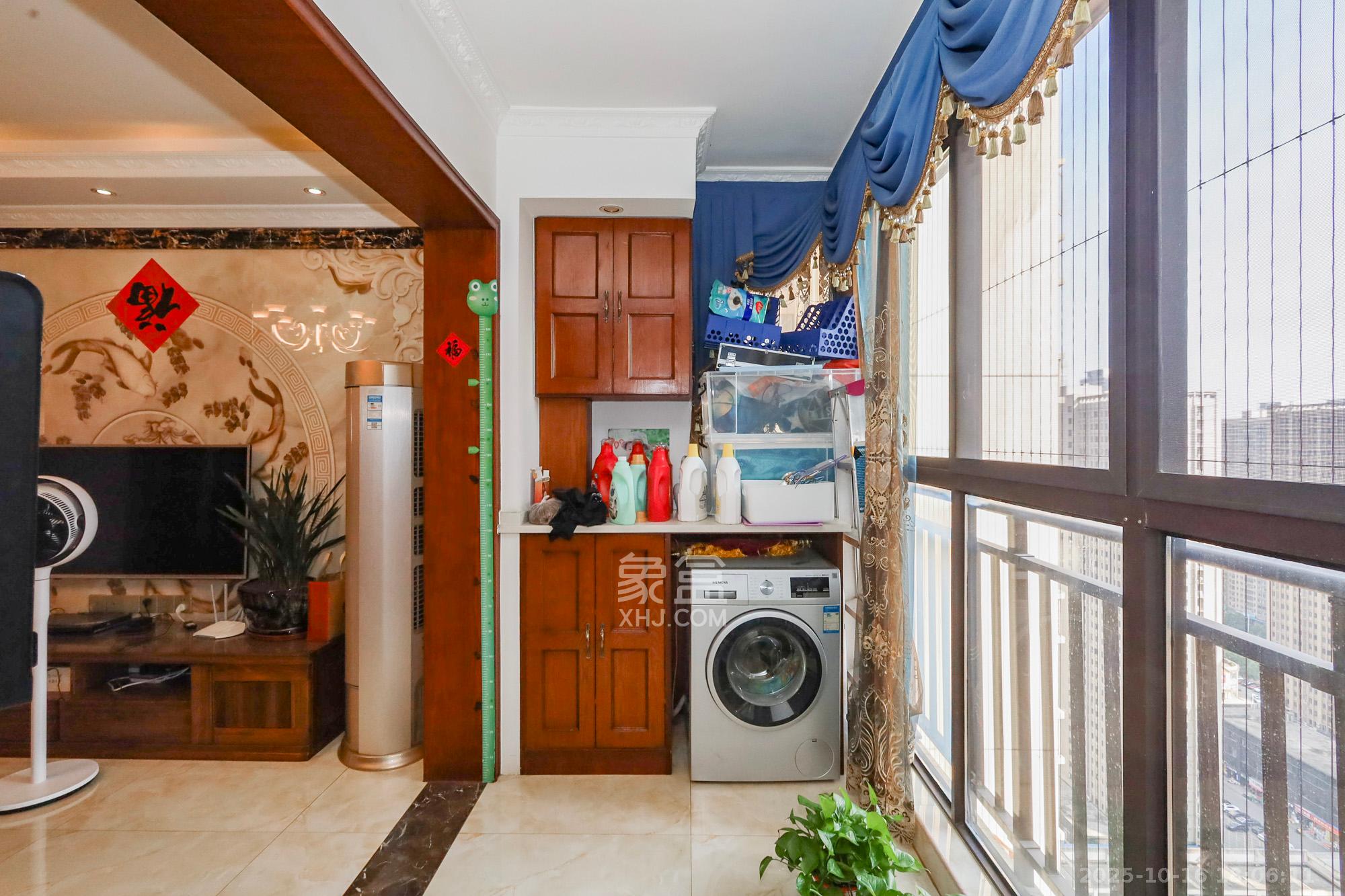 钰龙天下二期（钰龙佳园）  4室2厅2卫    265.0万阳台