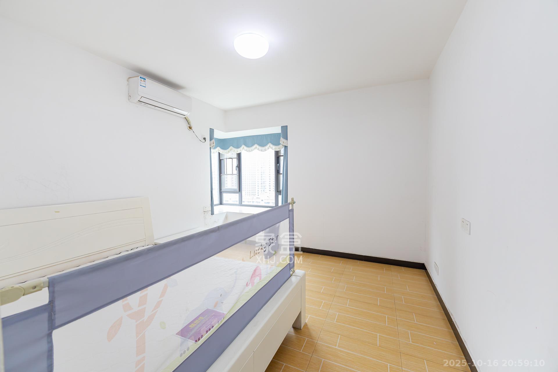 勤诚达境界城 4室2厅2卫 122.0万 勤诚达境界城 4室2厅2卫 122.0万卧室