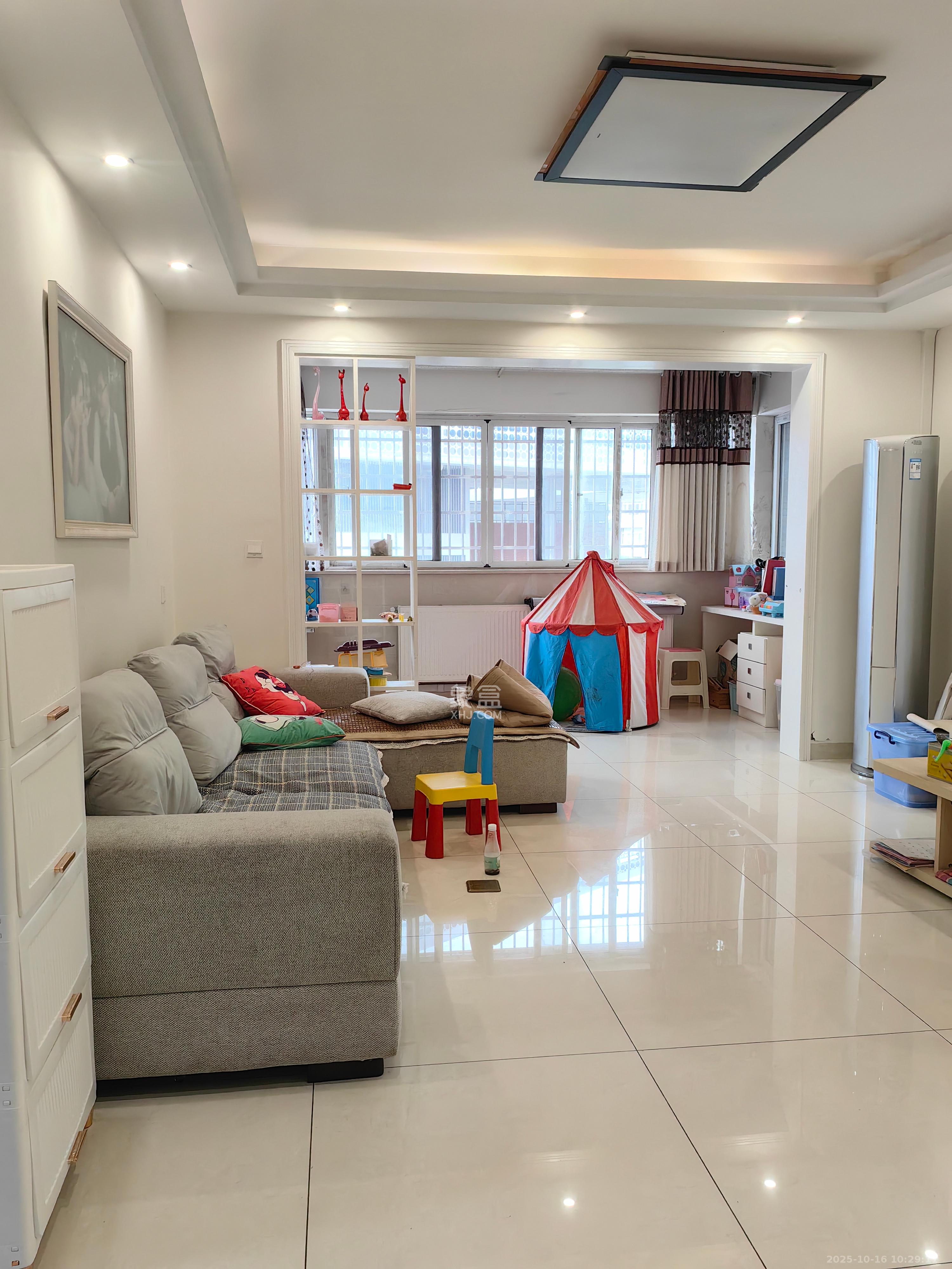 磊鑫嘉苑（地质局单位房）  3室2厅2卫    2000.0元/月