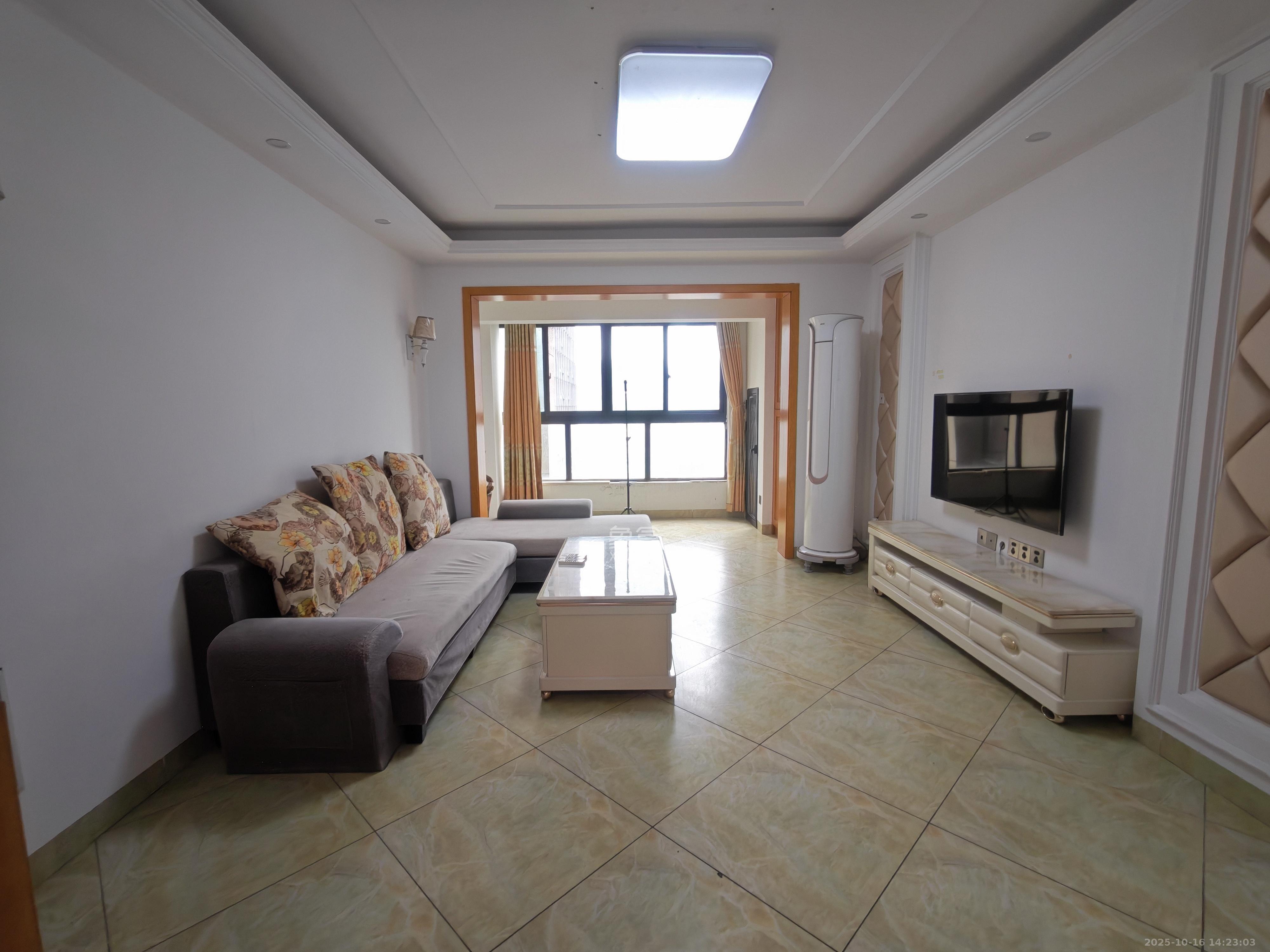 绿地中央广场 3室2厅1卫 2900.0元/月 绿地中央广场 3室2厅1卫 2900.0元/月室内图