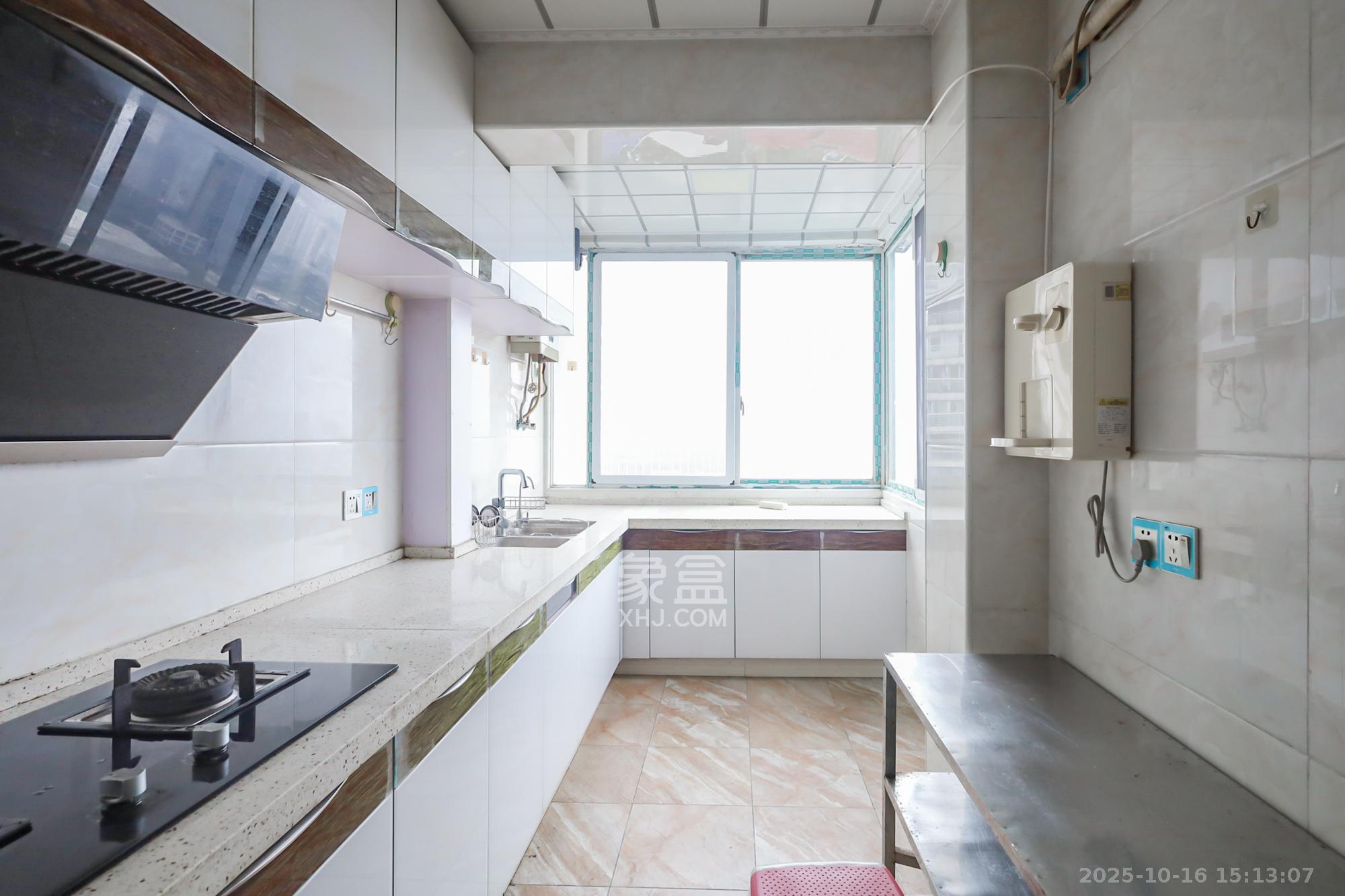 美林银谷  3室2厅2卫    88.0万 美林银谷  3室2厅2卫    88.0万厨房