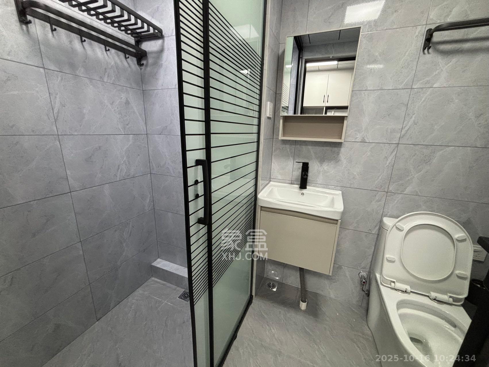 中海珑悦府  1室0厅0卫    1300.0元/月