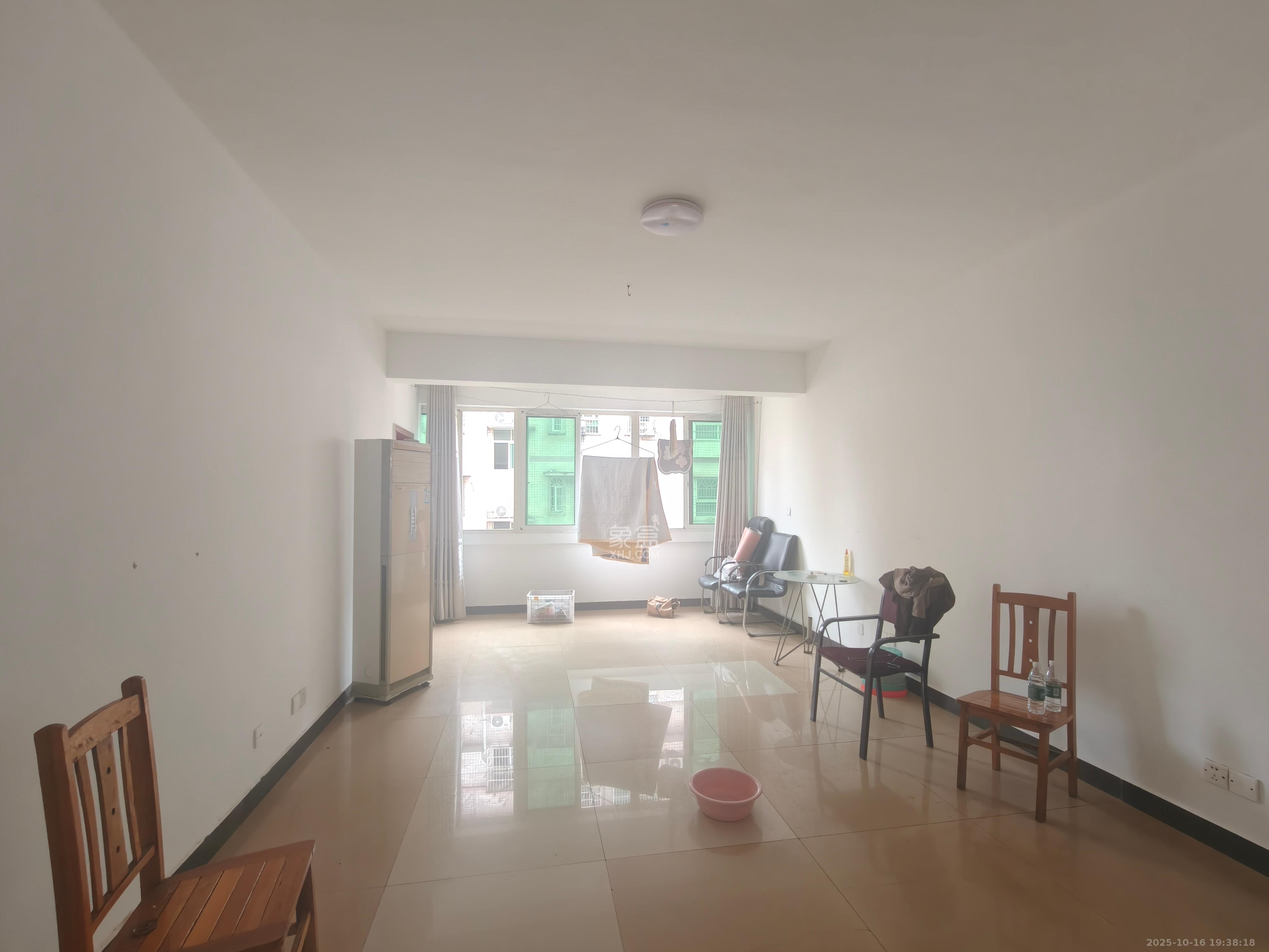 圆梦花园  4室2厅2卫    1700.0元/月 圆梦花园  4室2厅2卫    1700.0元/月