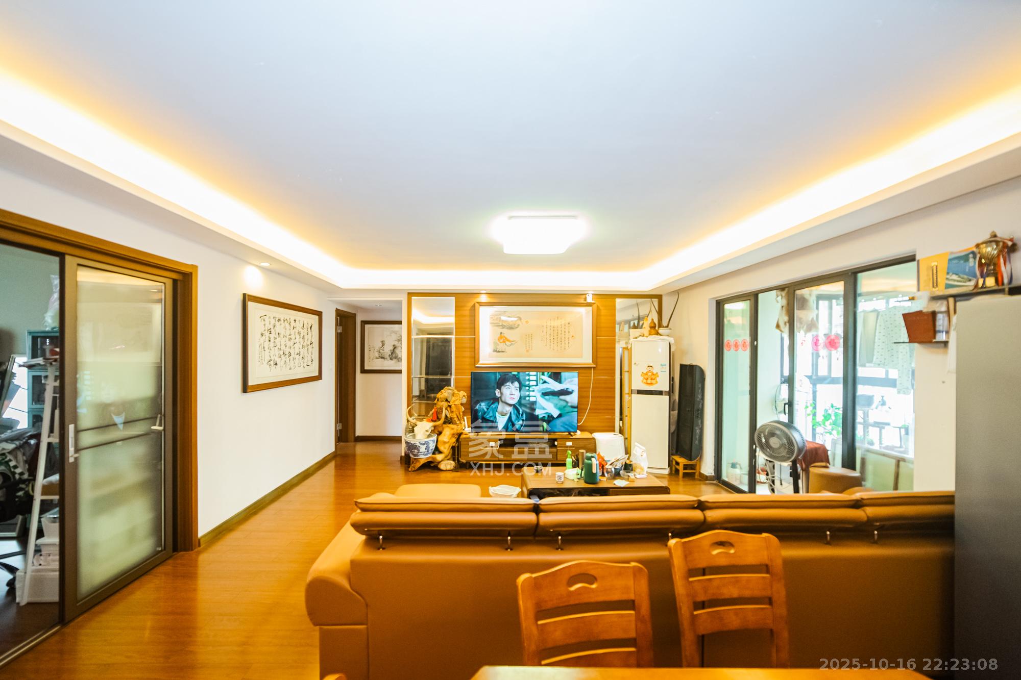 万科城  3室2厅2卫    115.0万 万科城  3室2厅2卫    115.0万