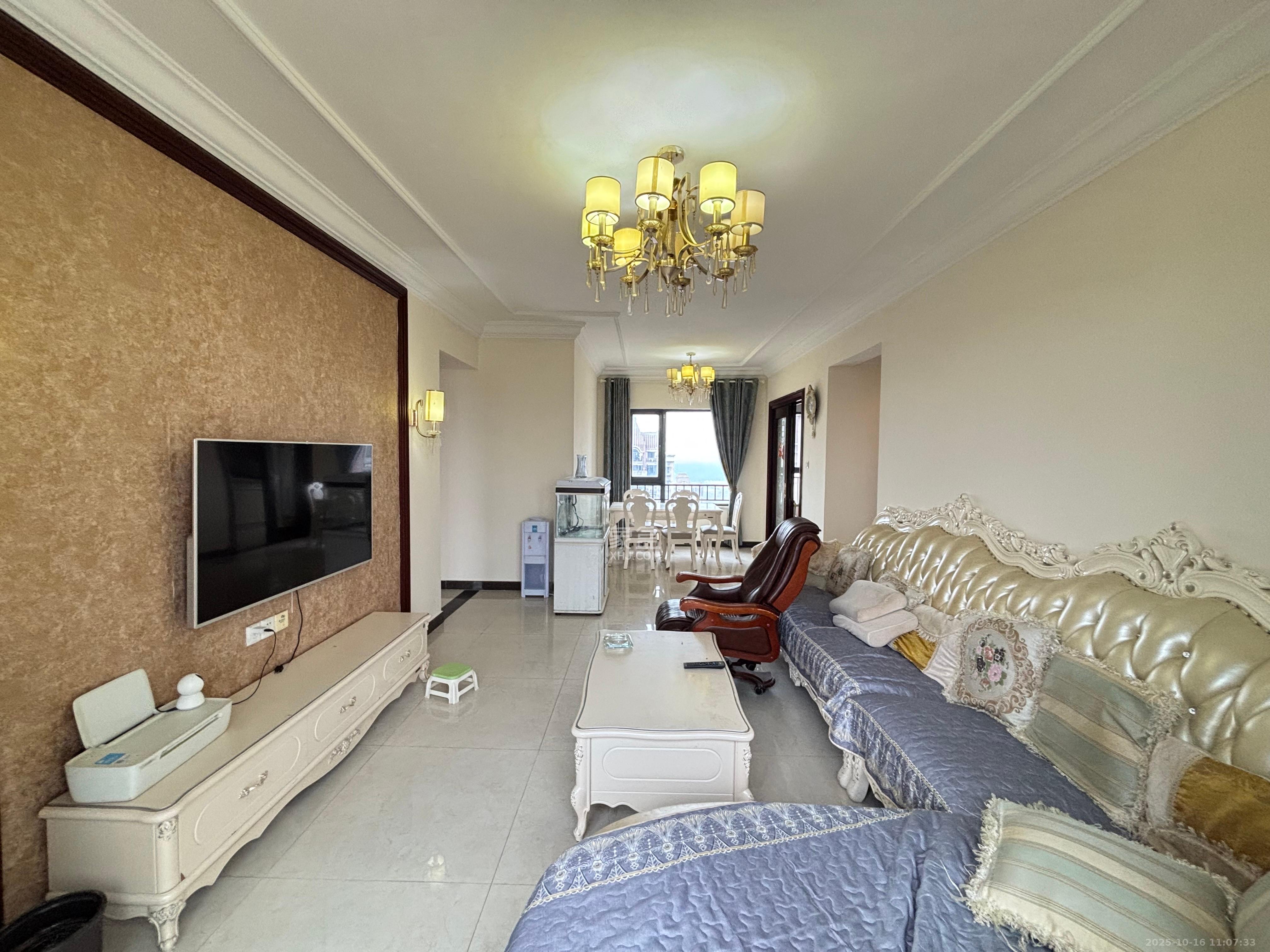 恒大江湾 3室2厅2卫 2600.0元/月 恒大江湾 3室2厅2卫 2600.0元/月室内图