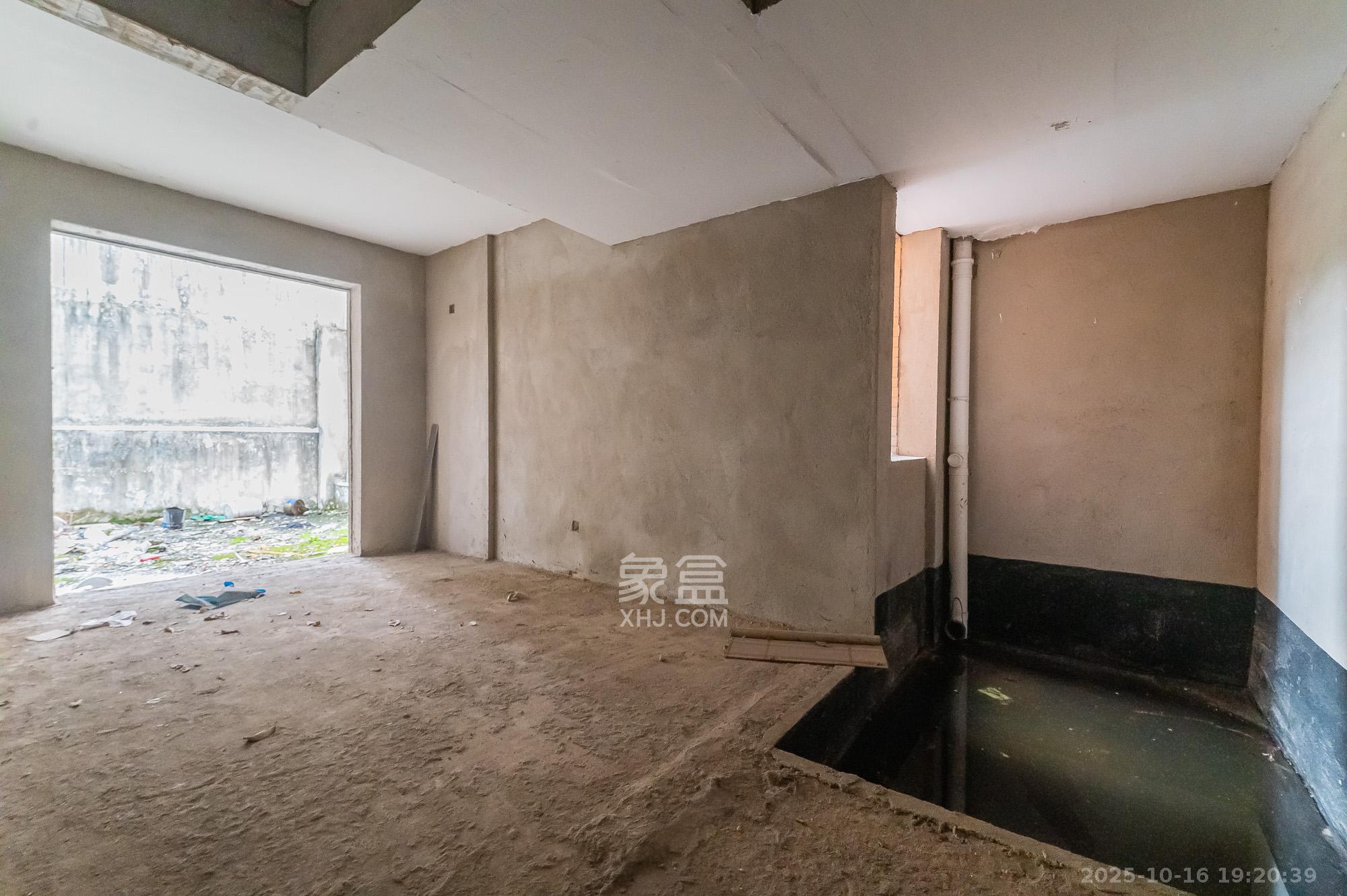 海伦春天 5室2厅3卫 215.0万 海伦春天 5室2厅3卫 215.0万其他