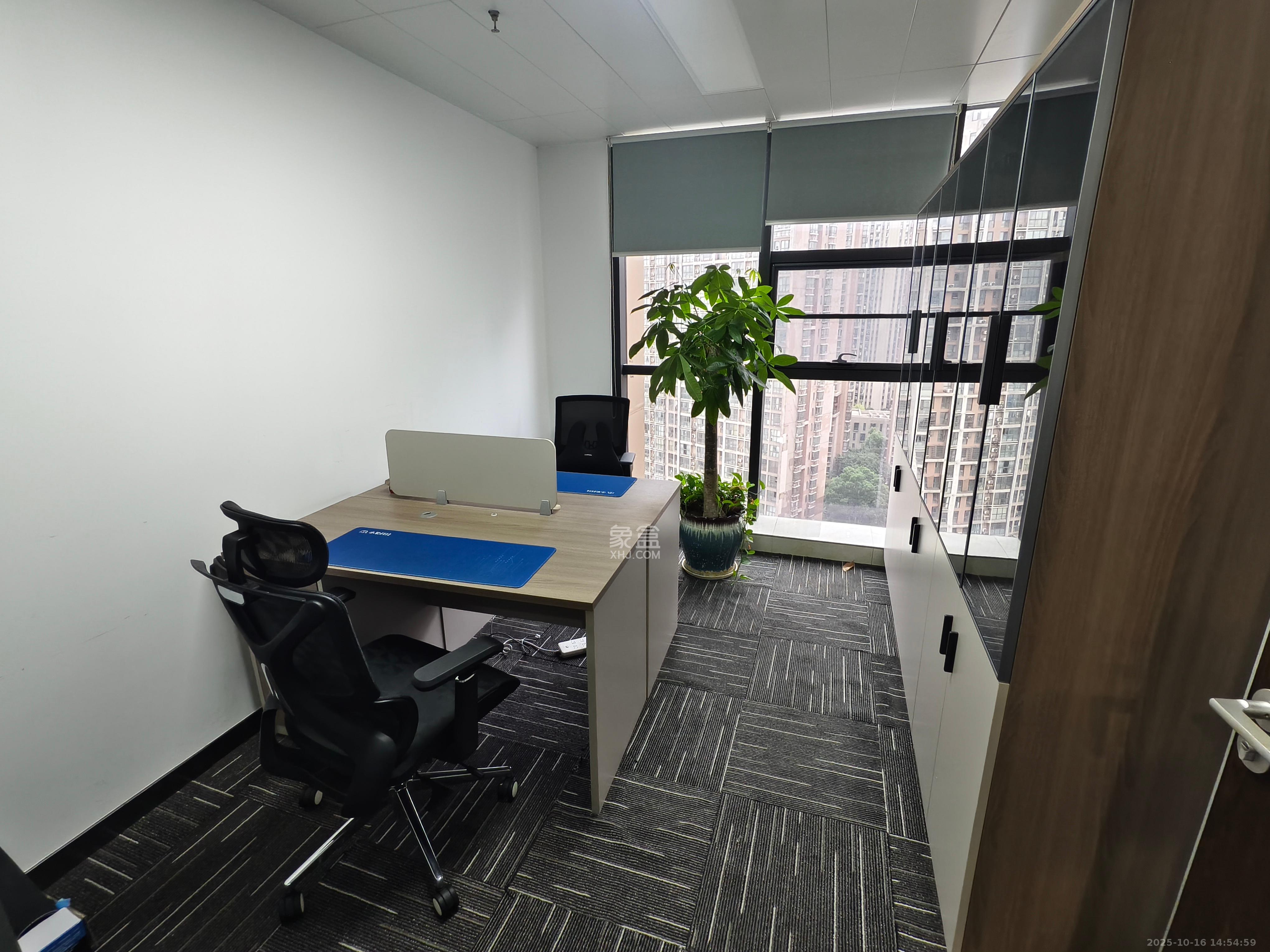 万坤图财富广场   260.0㎡      12000.0元/月室内图