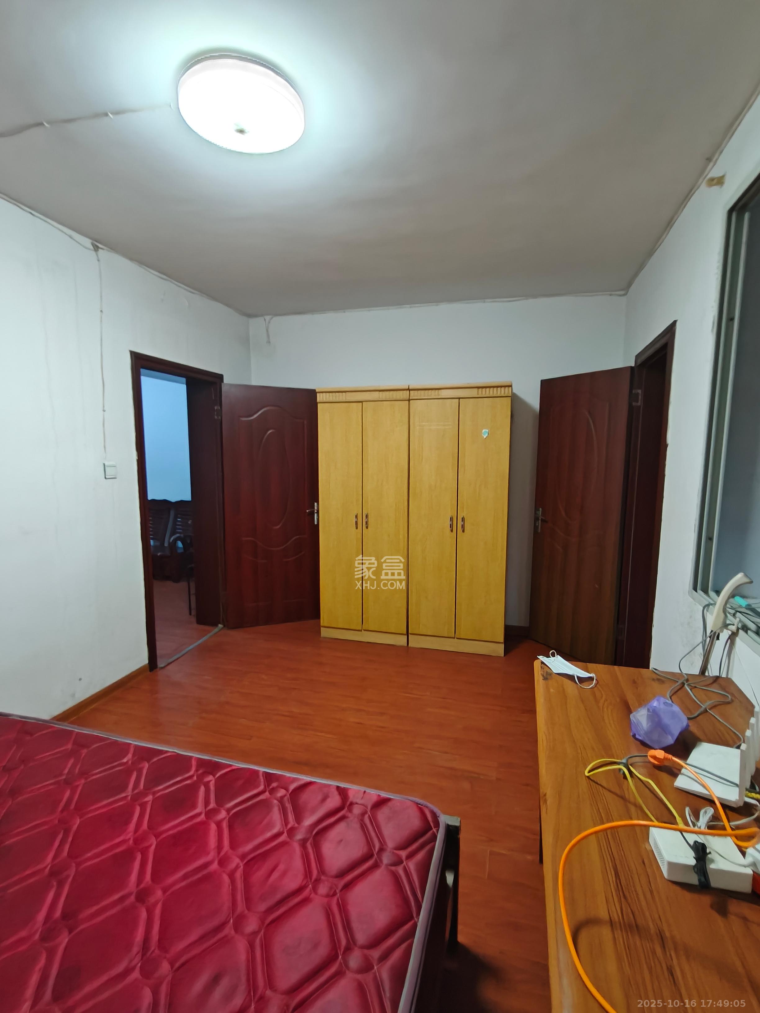 桂花路铁建宿舍  2室1厅1卫    1350.0元/月室内图