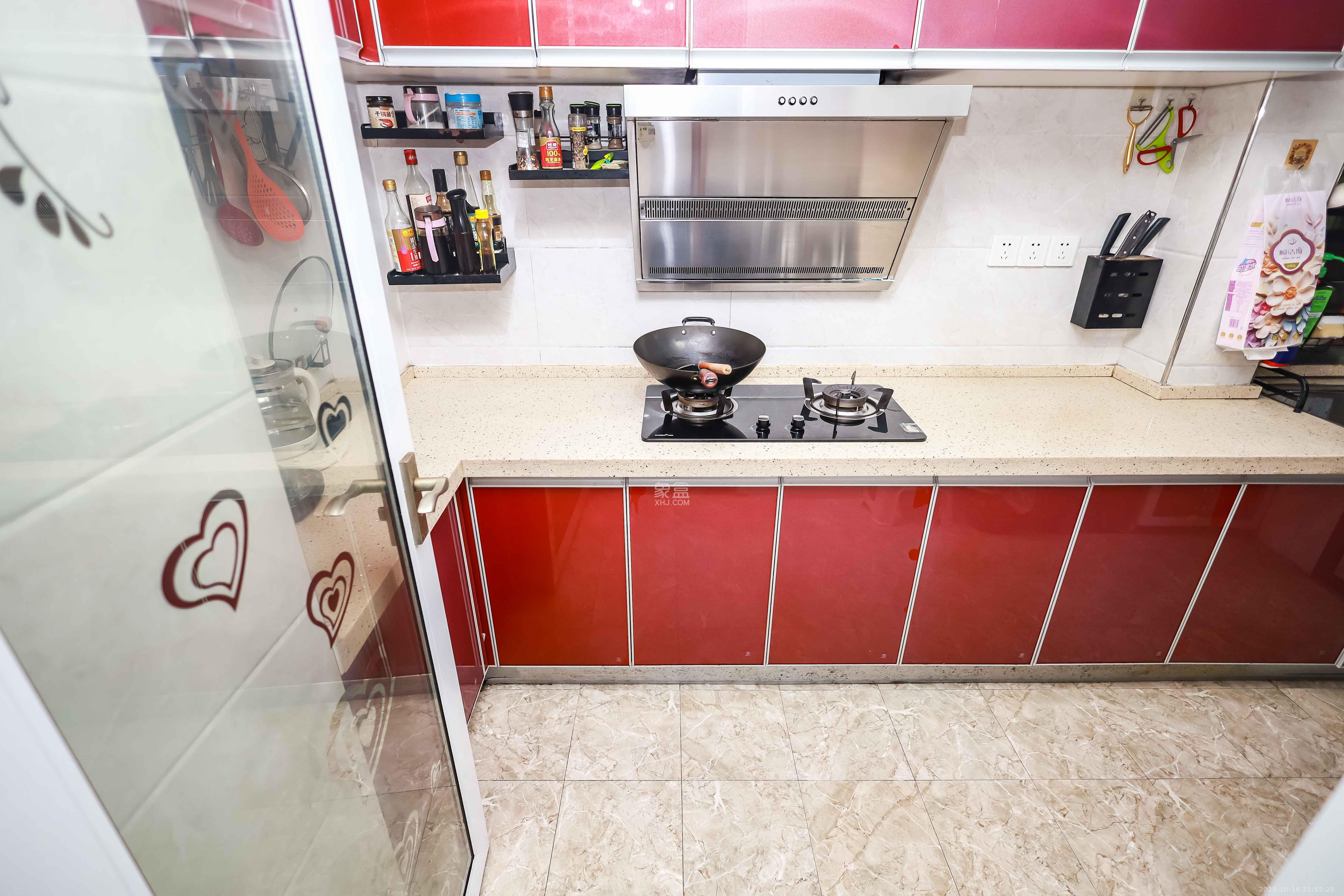 卓越蔚蓝海岸三期  3室2厅1卫    98.0万 卓越蔚蓝海岸三期  3室2厅1卫    98.0万厨房