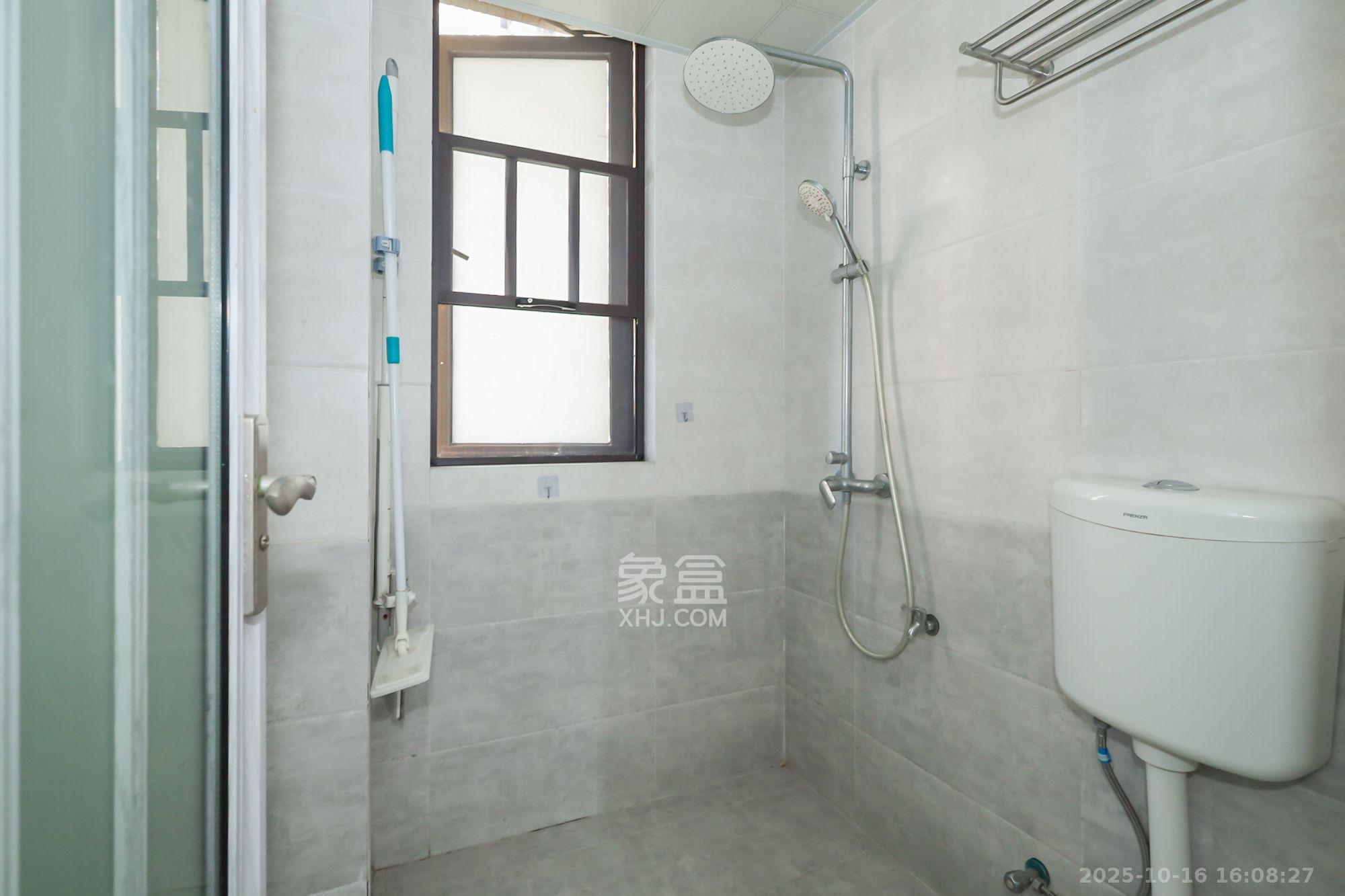 保利西海岸B区  3室2厅1卫    3100.0元/月室内图