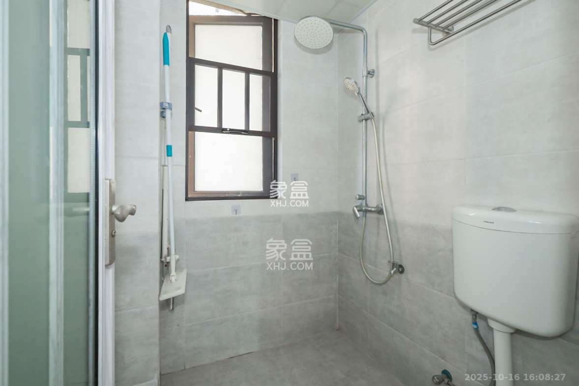 保利西海岸B区  3室2厅1卫    3100.0元/月 保利西海岸B区  3室2厅1卫    3100.0元/月室内图