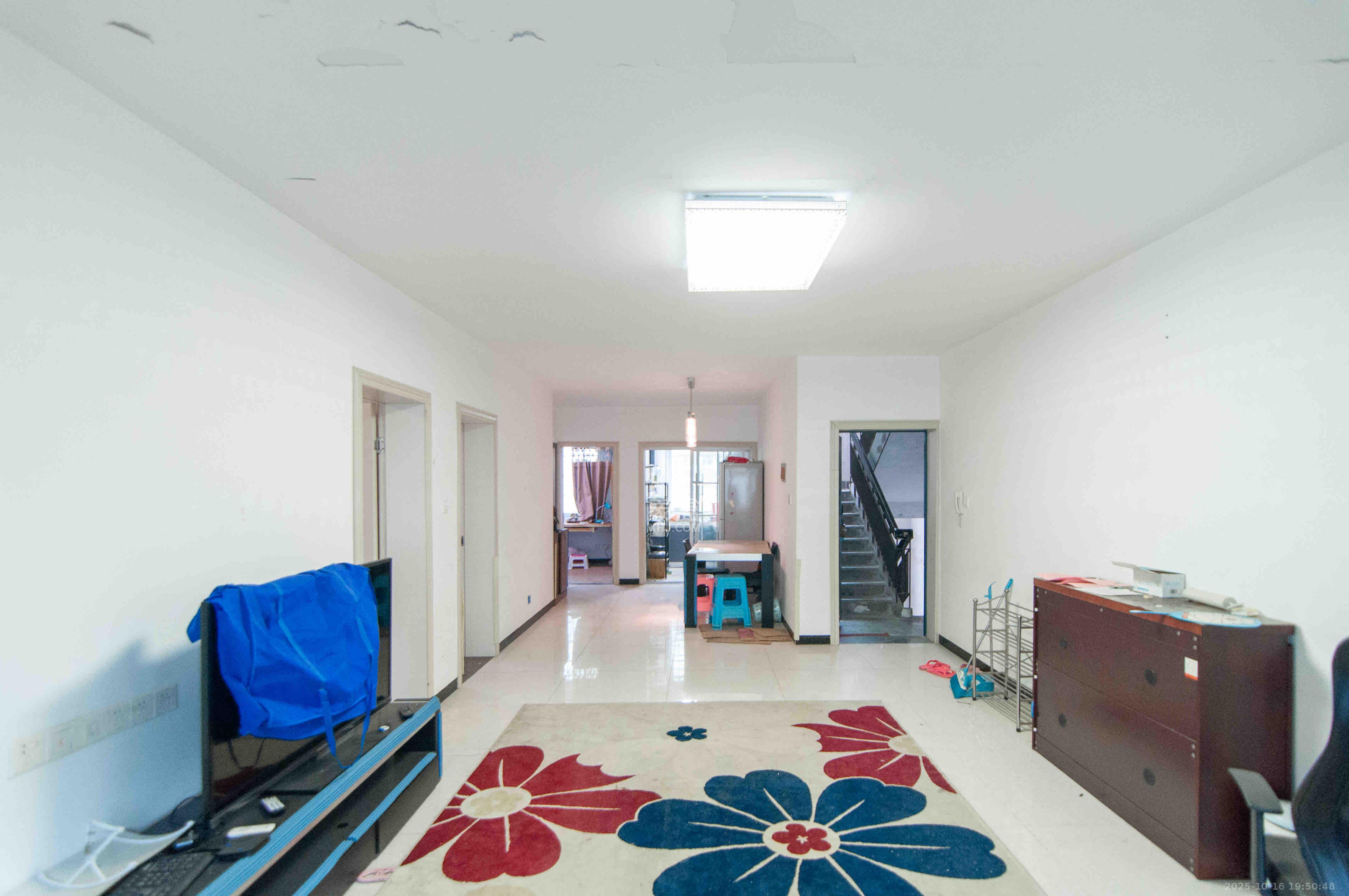 恩瑞麓山名园（龙王港小区）  3室2厅1卫    2200.0元/月室内图