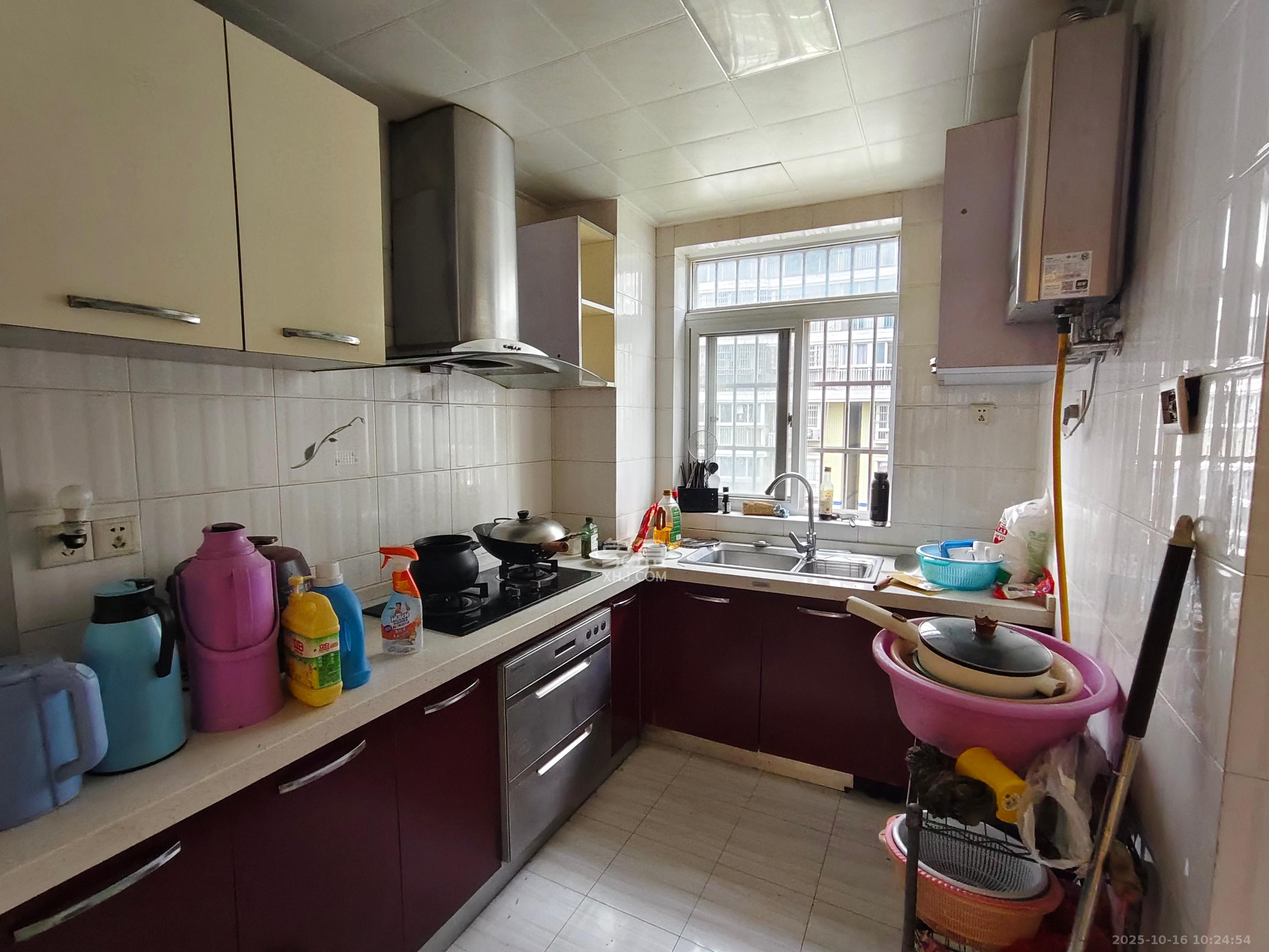 麓谷E家人 4室2厅2卫 2600.0元/月 麓谷E家人 4室2厅2卫 2600.0元/月室内图