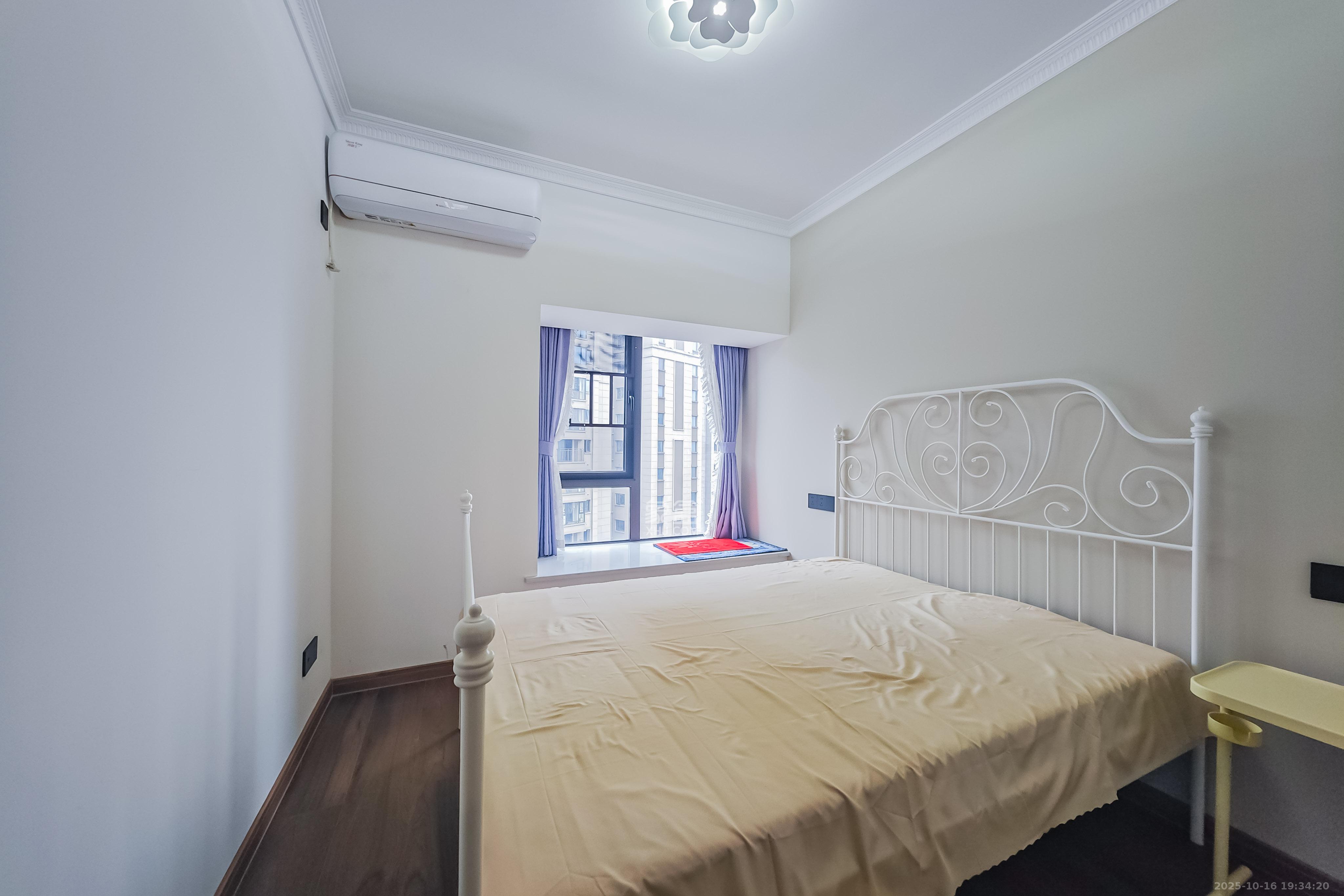 阳光城尚东湾愉景苑 4室2厅2卫 220.0万 阳光城尚东湾愉景苑 4室2厅2卫 220.0万卧室