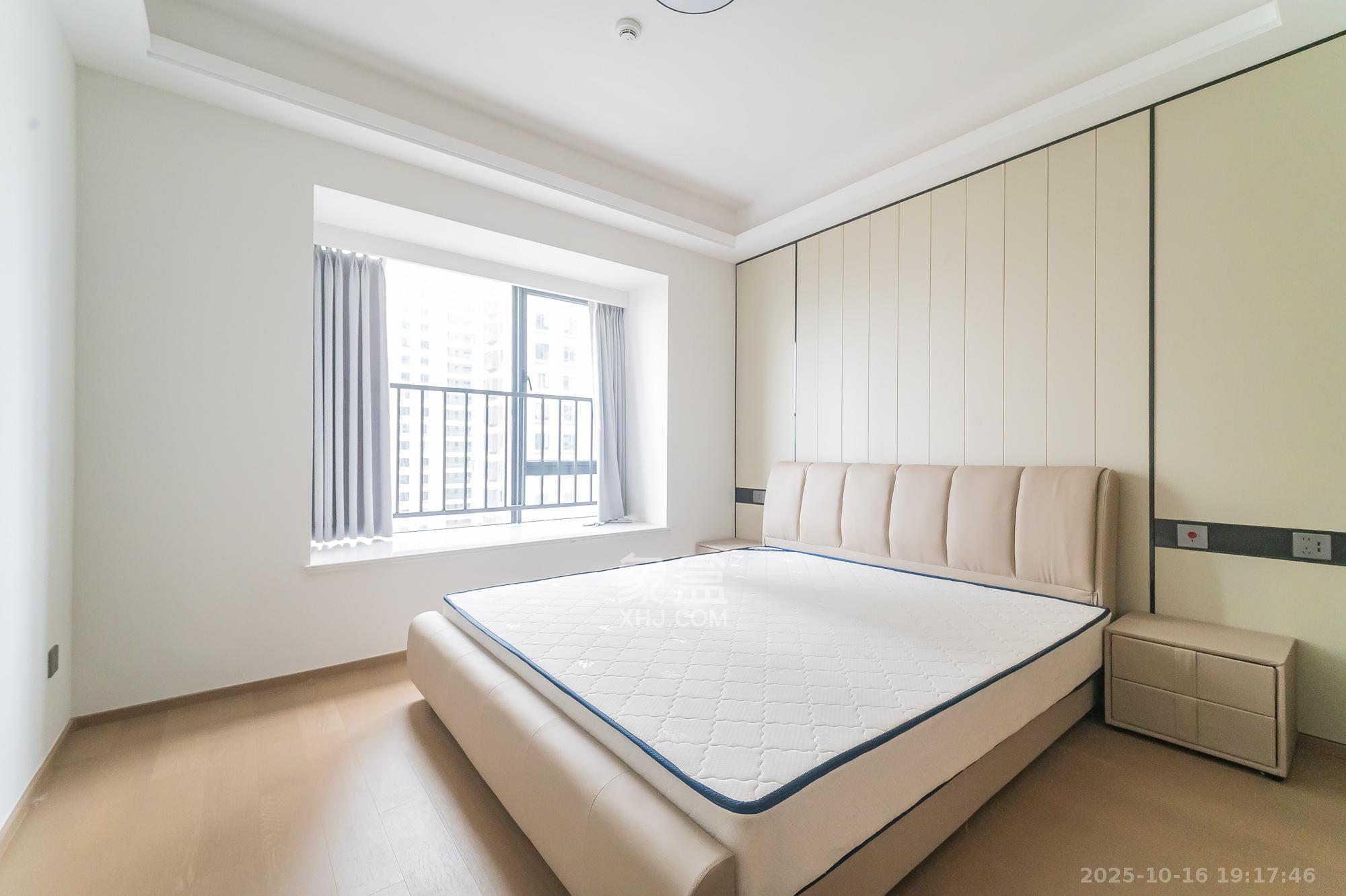 三一云谷  4室2厅2卫    135.8万卧室