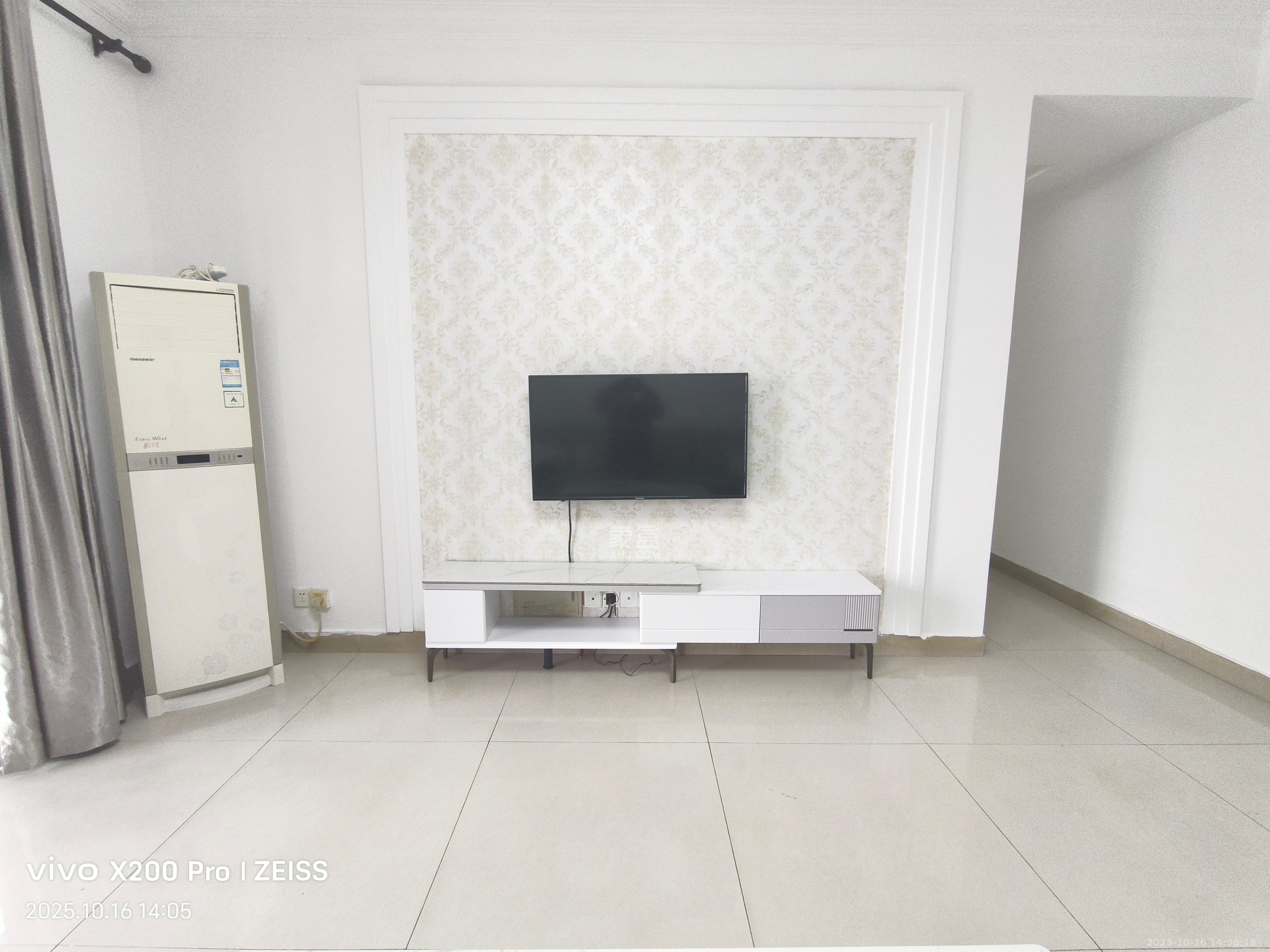 滨江君悦香邸  3室2厅2卫    3000.0元/月室内图