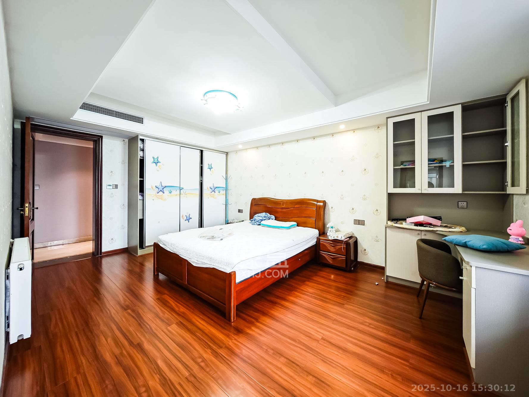 湘江壹号一二三期（创远湘江壹号）  1室0厅0卫    288.0万卧室