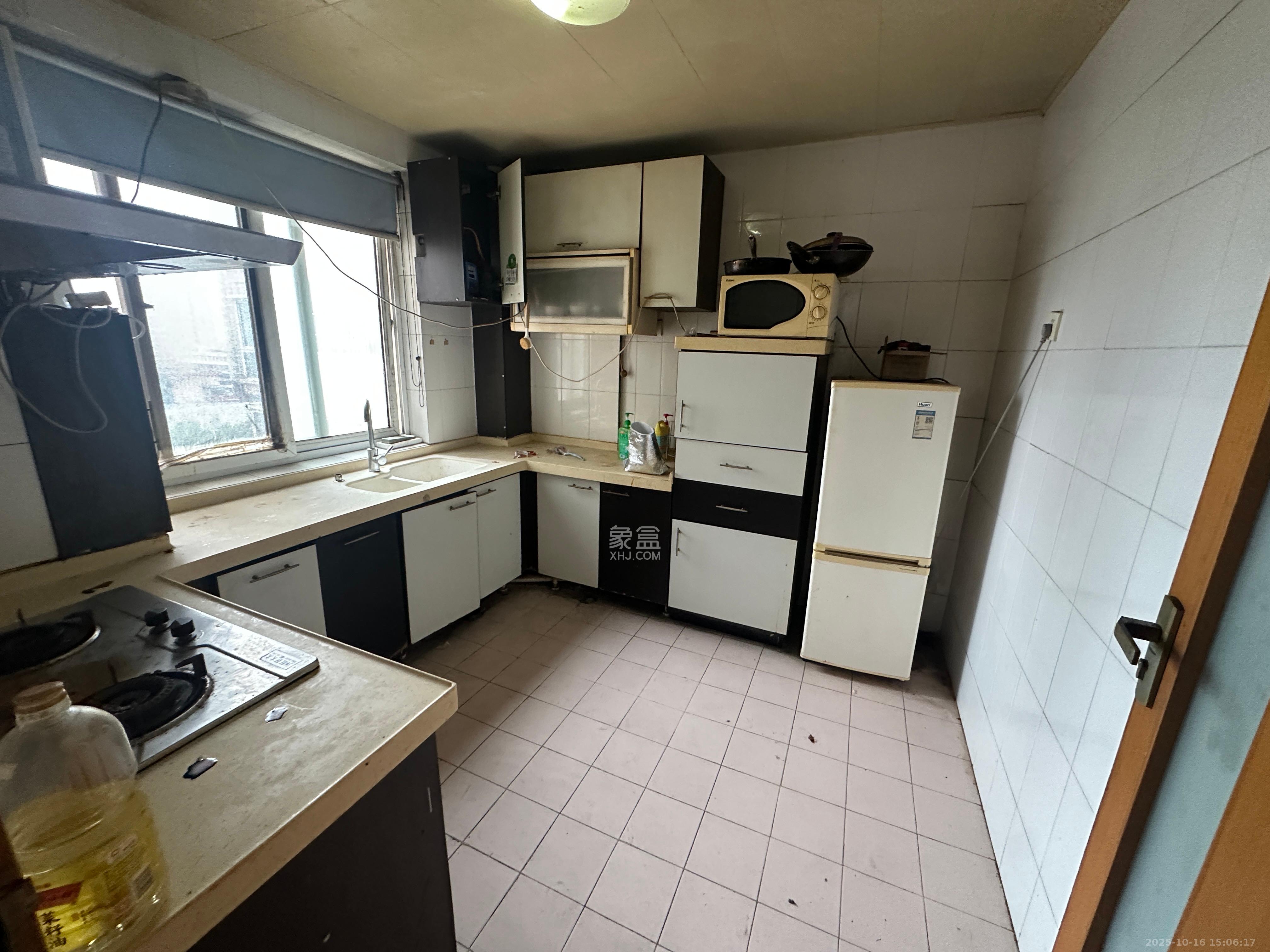 海利宿舍  4室2厅2卫    3500.0元/月室内图