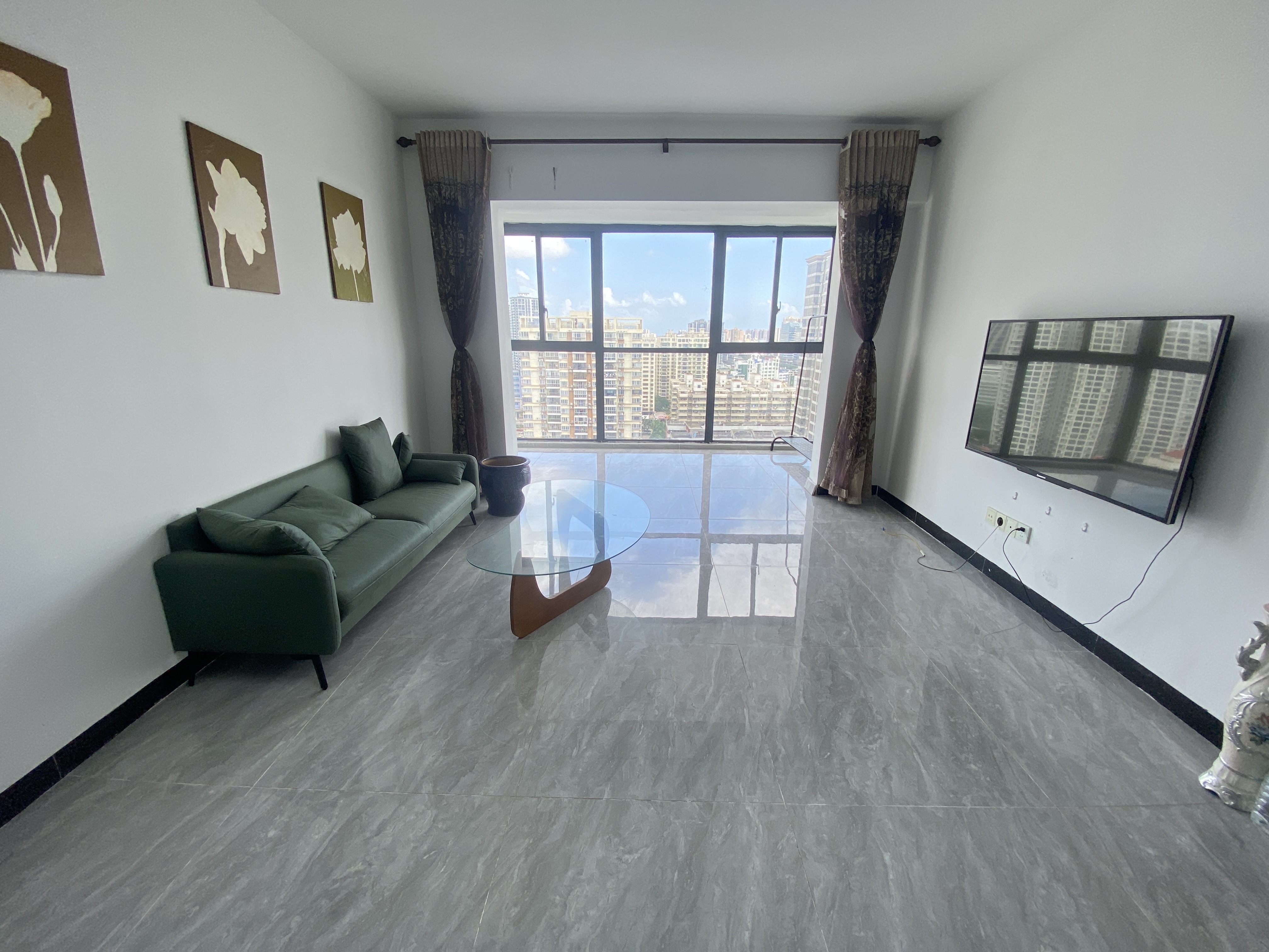 德盛华庭 3室1厅1卫 2500.0元/月 德盛华庭 3室1厅1卫 2500.0元/月室内图